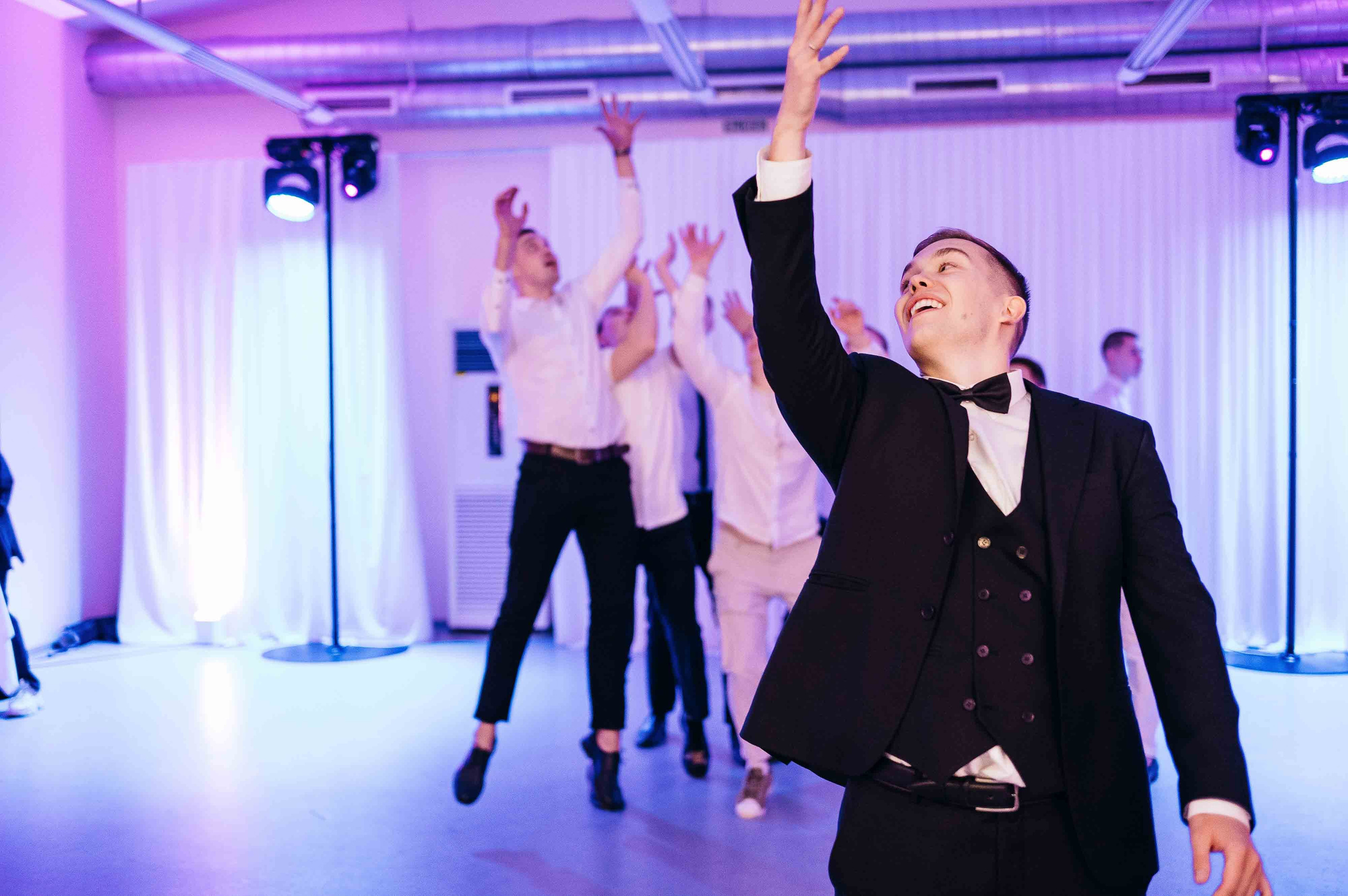 Совместные сборы в отеле. Свадебный и семейный фотограф в Котласе Никита Попов