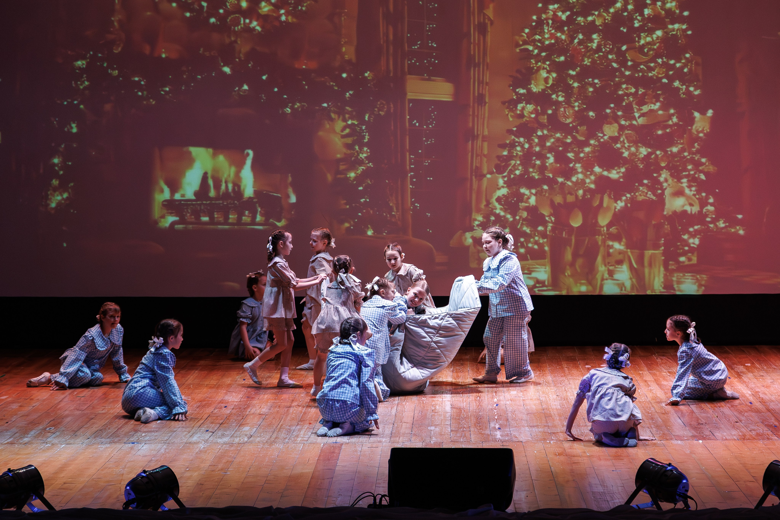 Спектакль «Девочка со спичками». Фотограф в Волгограде Норченко Светлана