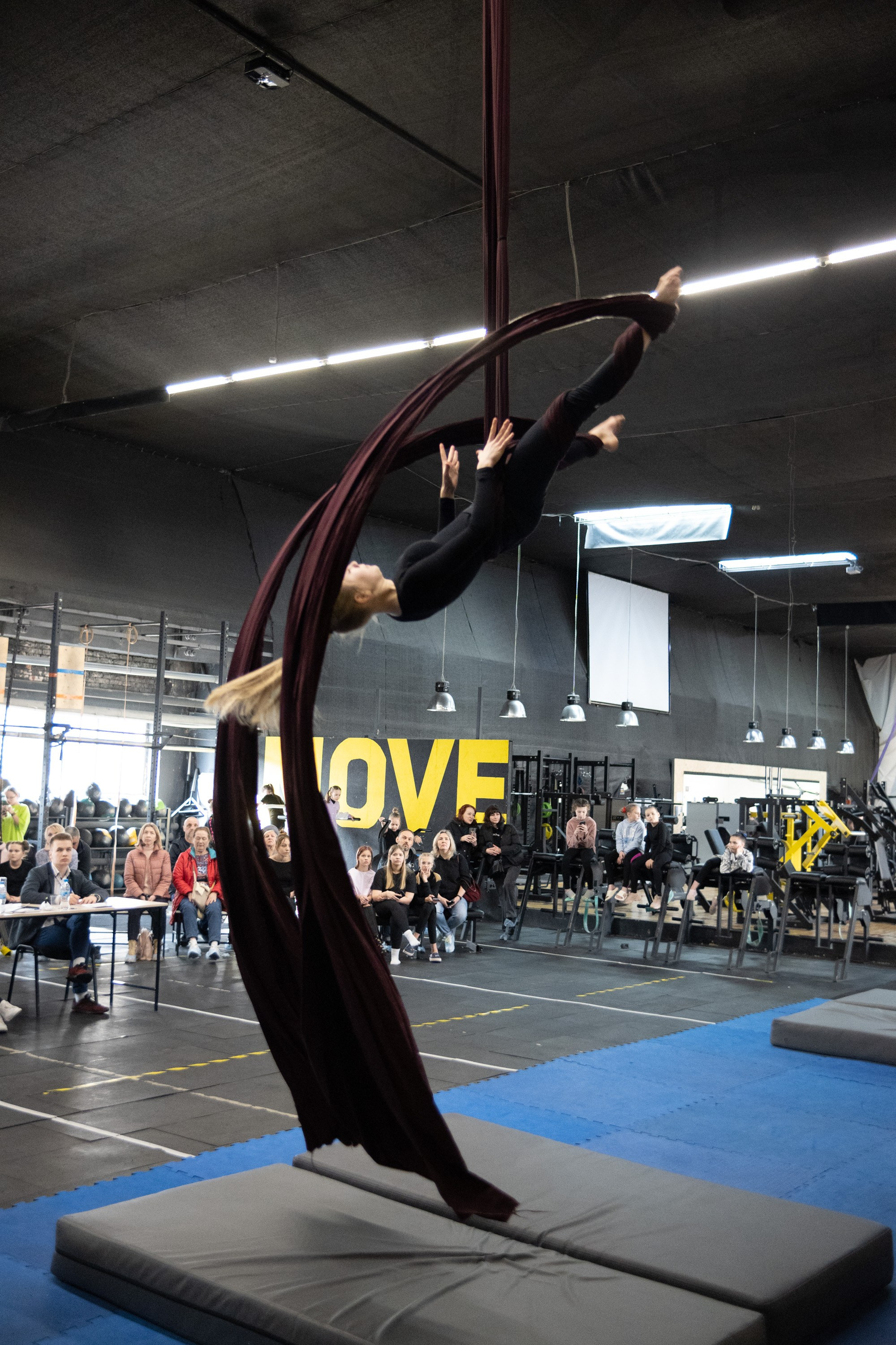 Внутриклубные соревнования по воздушной гимнастике 02.04.23