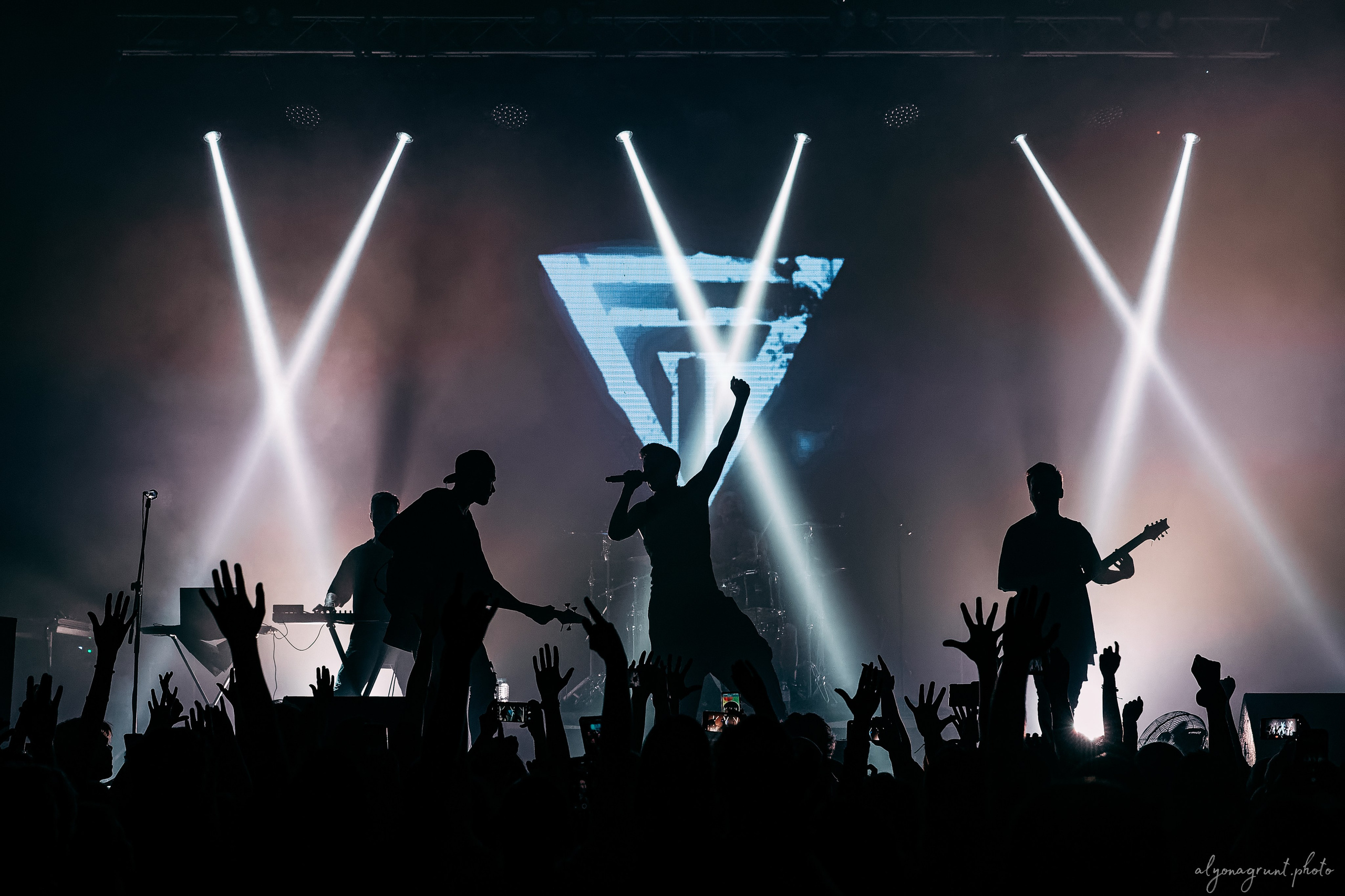 Концерт группы ТАйМСКВЕР, фоторепортаж СПб, Sound, 17.05.2025. Алена Адрианова: фотограф в Санкт-Петербурге