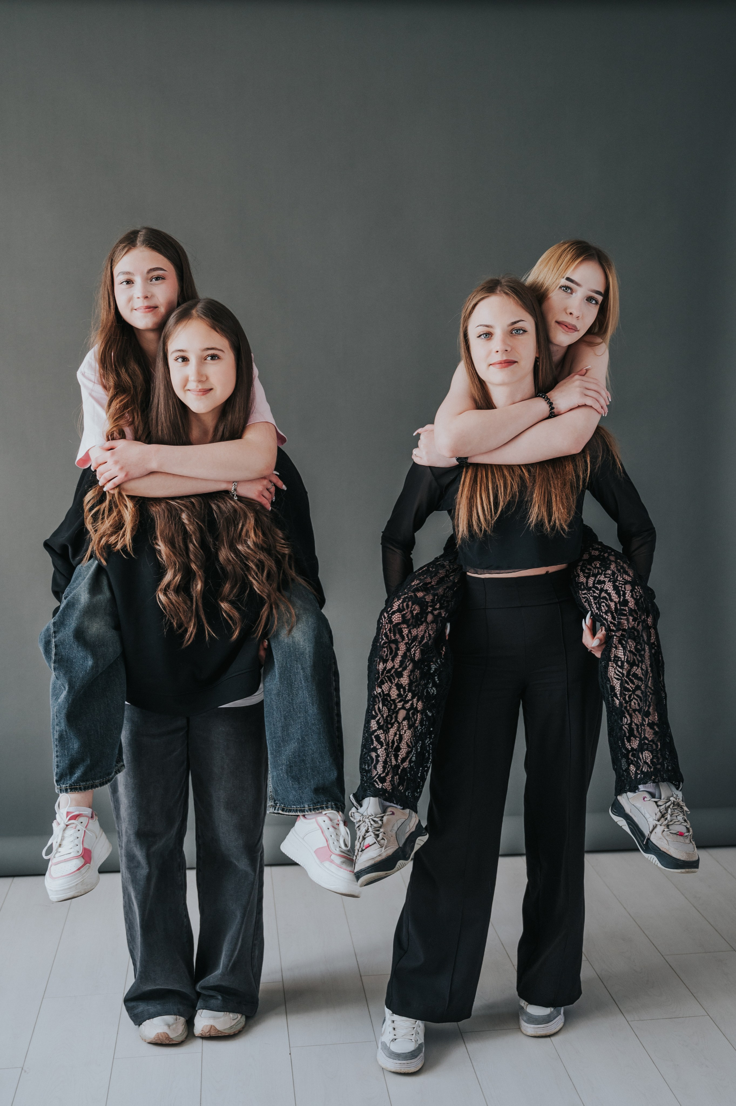 Фотостудия. Выпускные альбомы и Школьный фотограф в Алексеевке, Бирюче, Красном