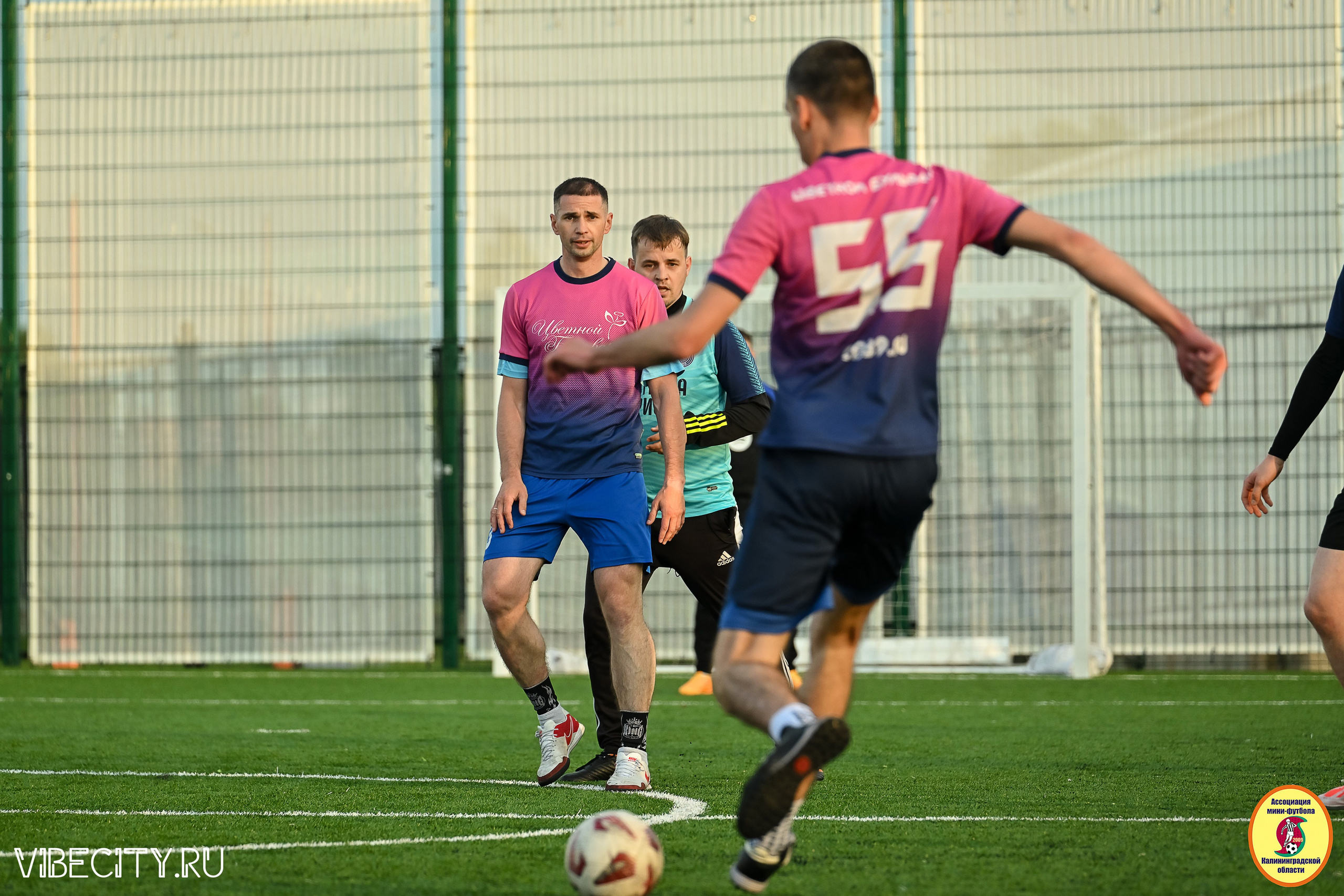 ИГРЫ МИНИ-ФУТБОЛЬНОЙ И КОРПОРАТИВНОЙ ЛИГИ. VIBECITY.RU Вайб Сити Ру Фоторепортажи Фотоотчеты Калининград