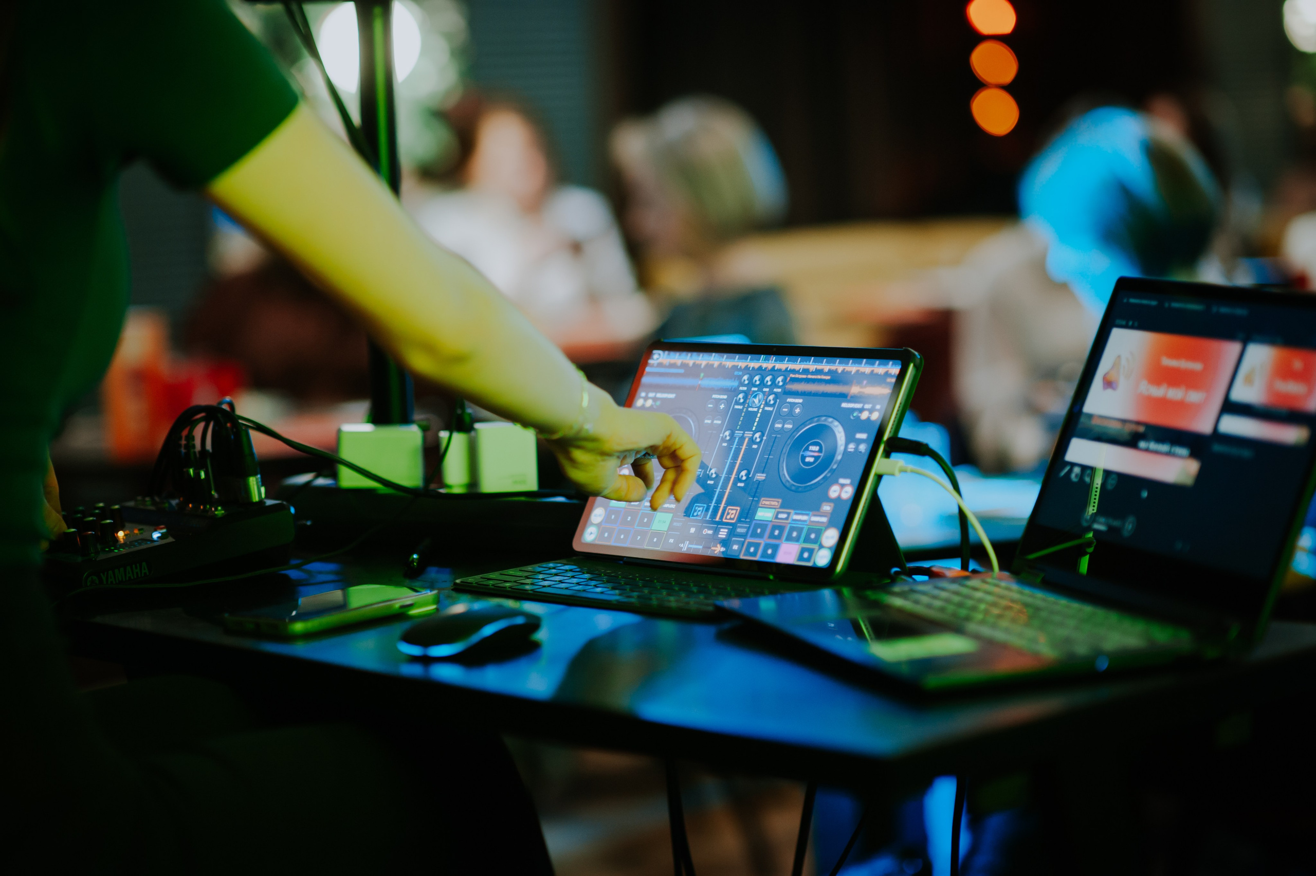 Музыкальное лото в баре Groodki. Портретный и лайфстайл фотограф в Санкт-Петербурге