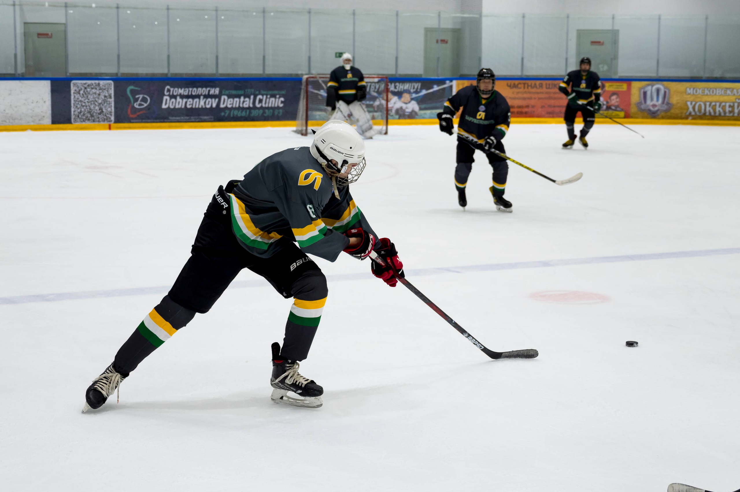 Хоккейный матч корпоративной команды Зарубежнефть. Репортажный фотограф и видеограф Слава Думчев. Тимбилдинги, отчетники, корпоративы