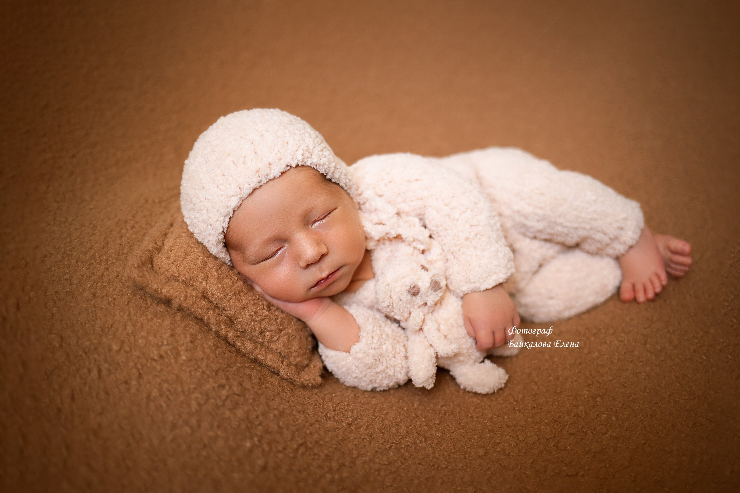 Фотосессия новорожденного. Фотограф новорожденных в Новосибирске
