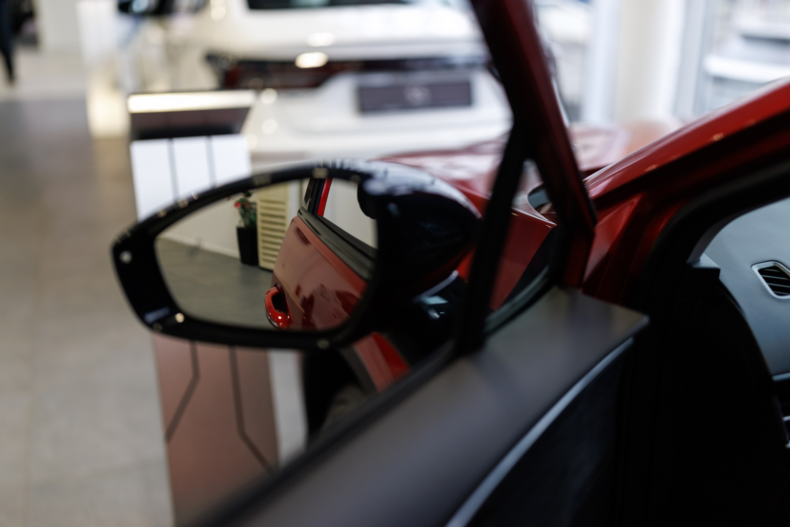 Автосалон «Боравто». Фотограф Олег Сотник