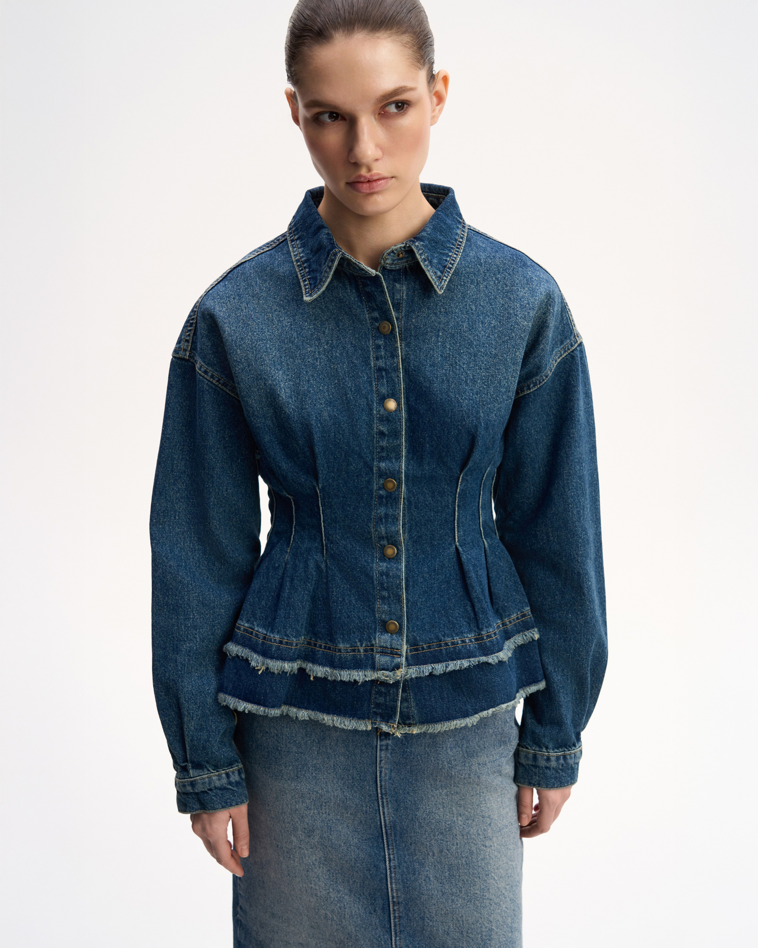 Arapkhanovi catalogue. Nadezhda Diskant is a Moscow and Saint Petersburg based photographer