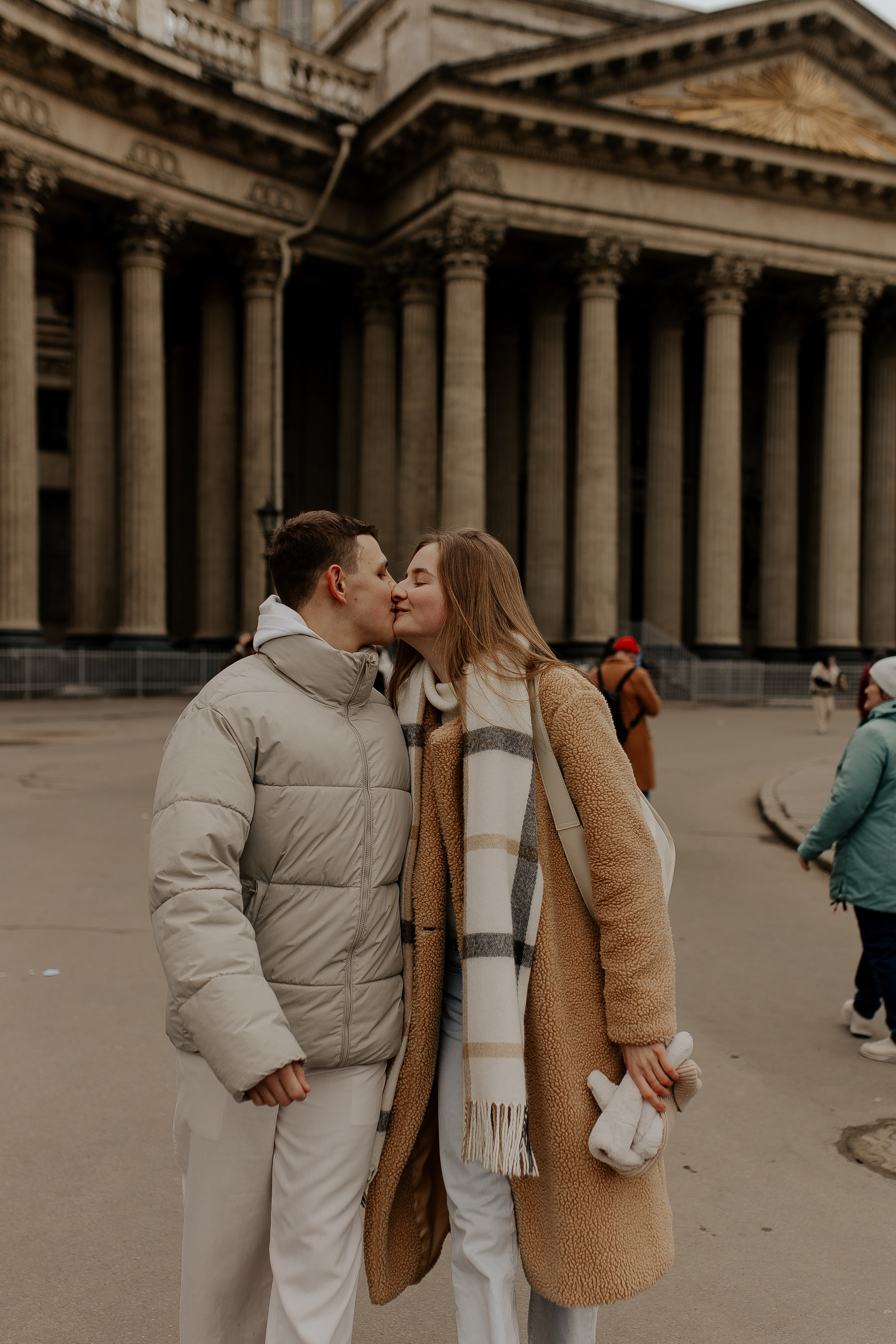 Лавстори у Казанского собора. Фотограф в Санкт-Петербурге Лиза Семченкова
