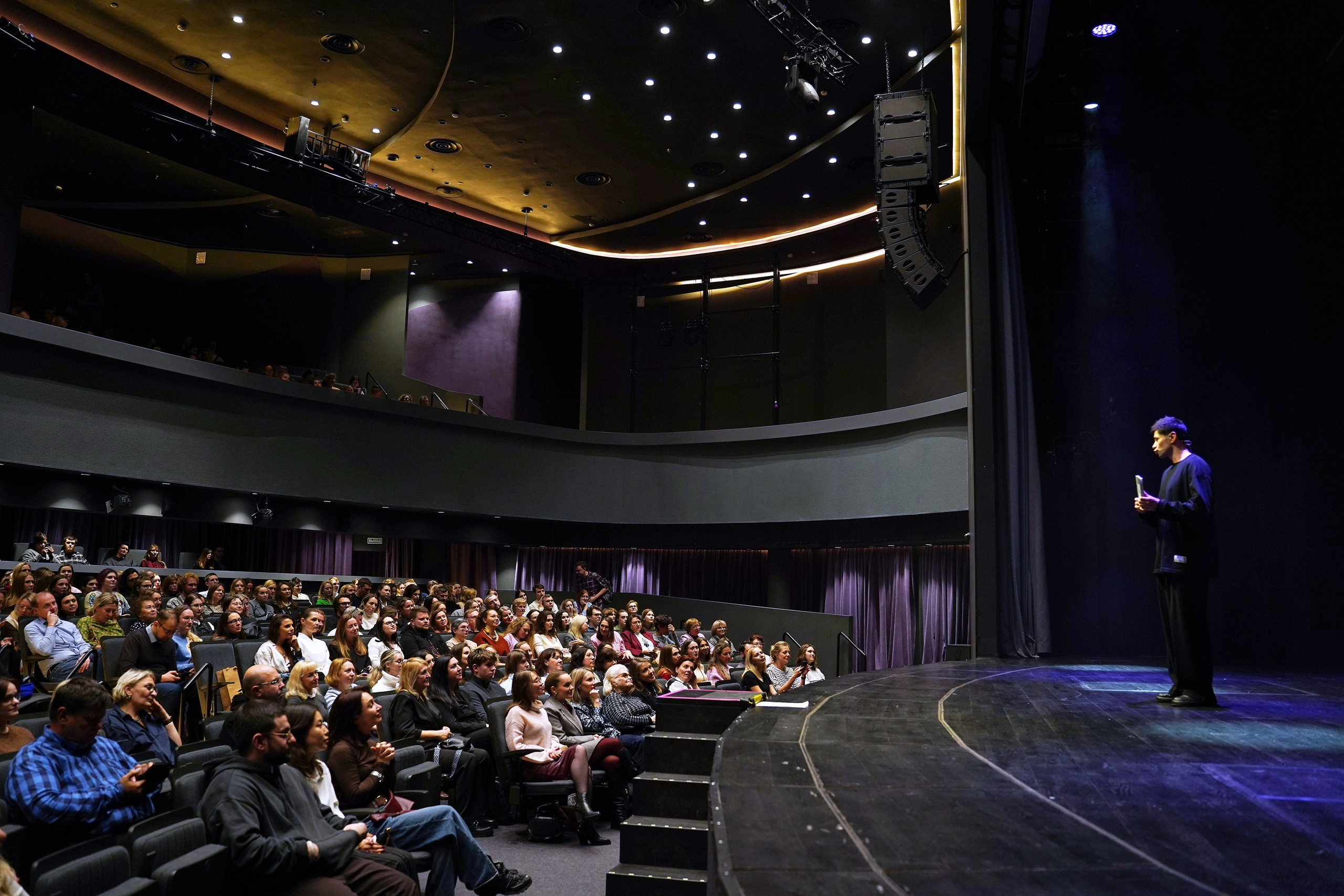 Спектакль МАНЕ. Фотограф