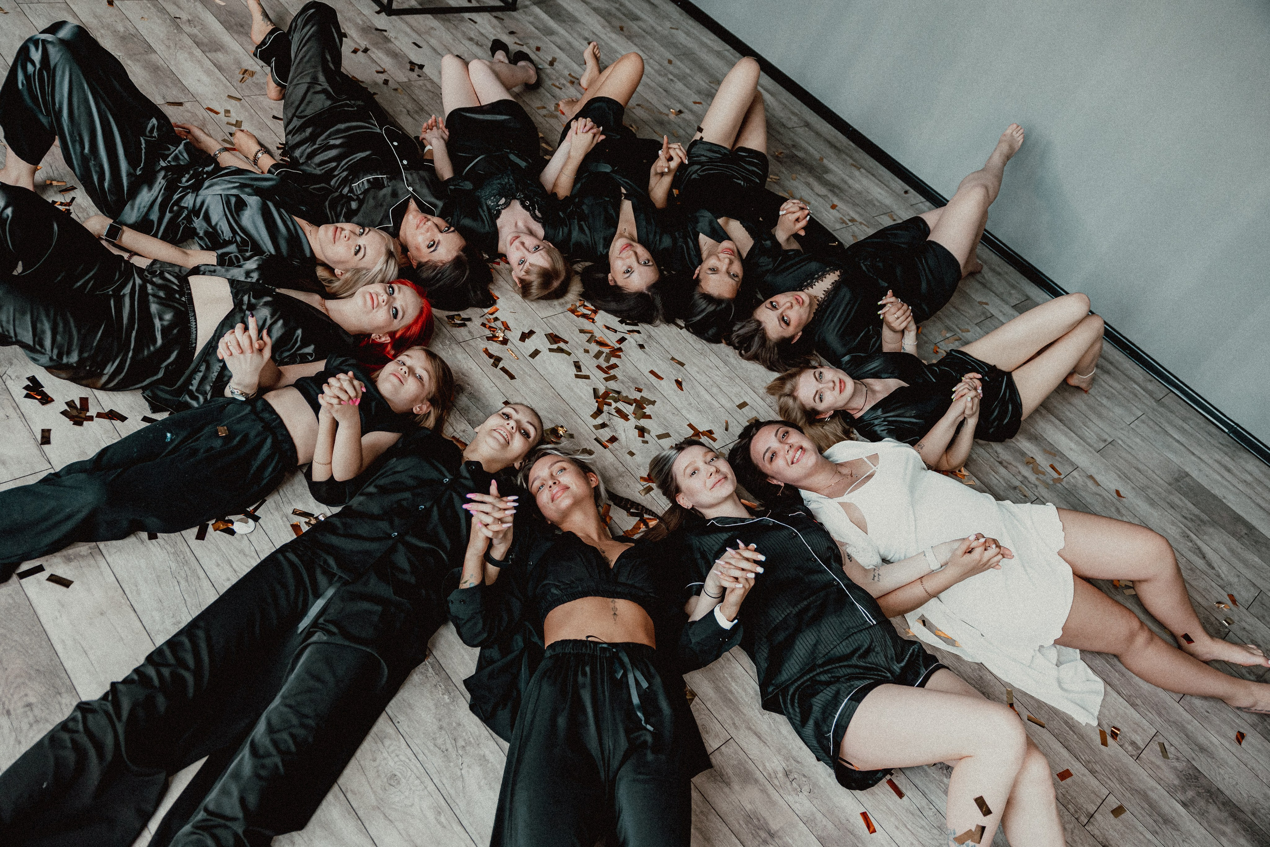 Весёлый праздник дружбы и радости девичник