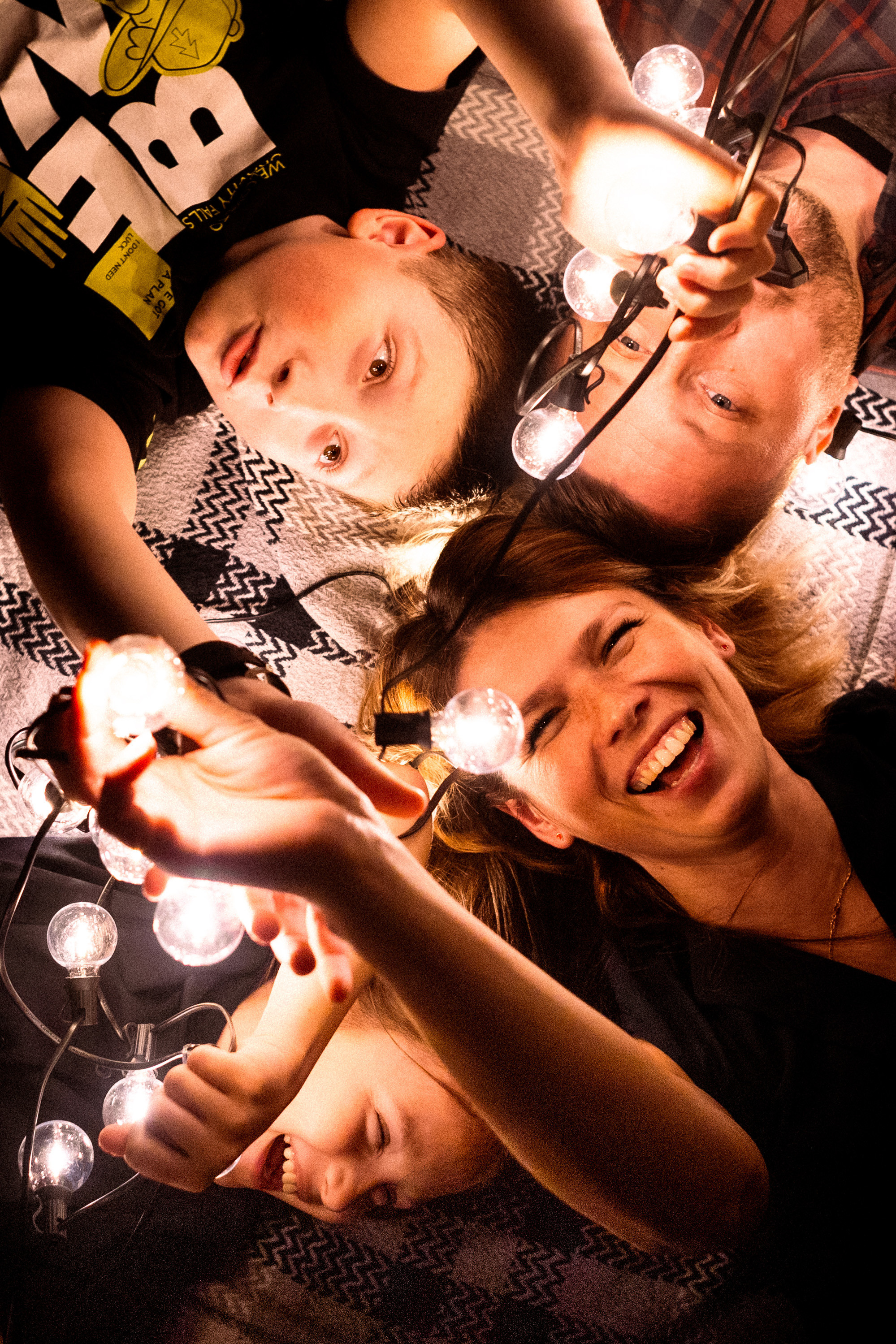 Семейная домашняя фотосессия для Андрея, Вероники, Миши, Насти и Джесси. Фотограф Куянова Алина, семейные и свадебные фотосессии в Калининграде