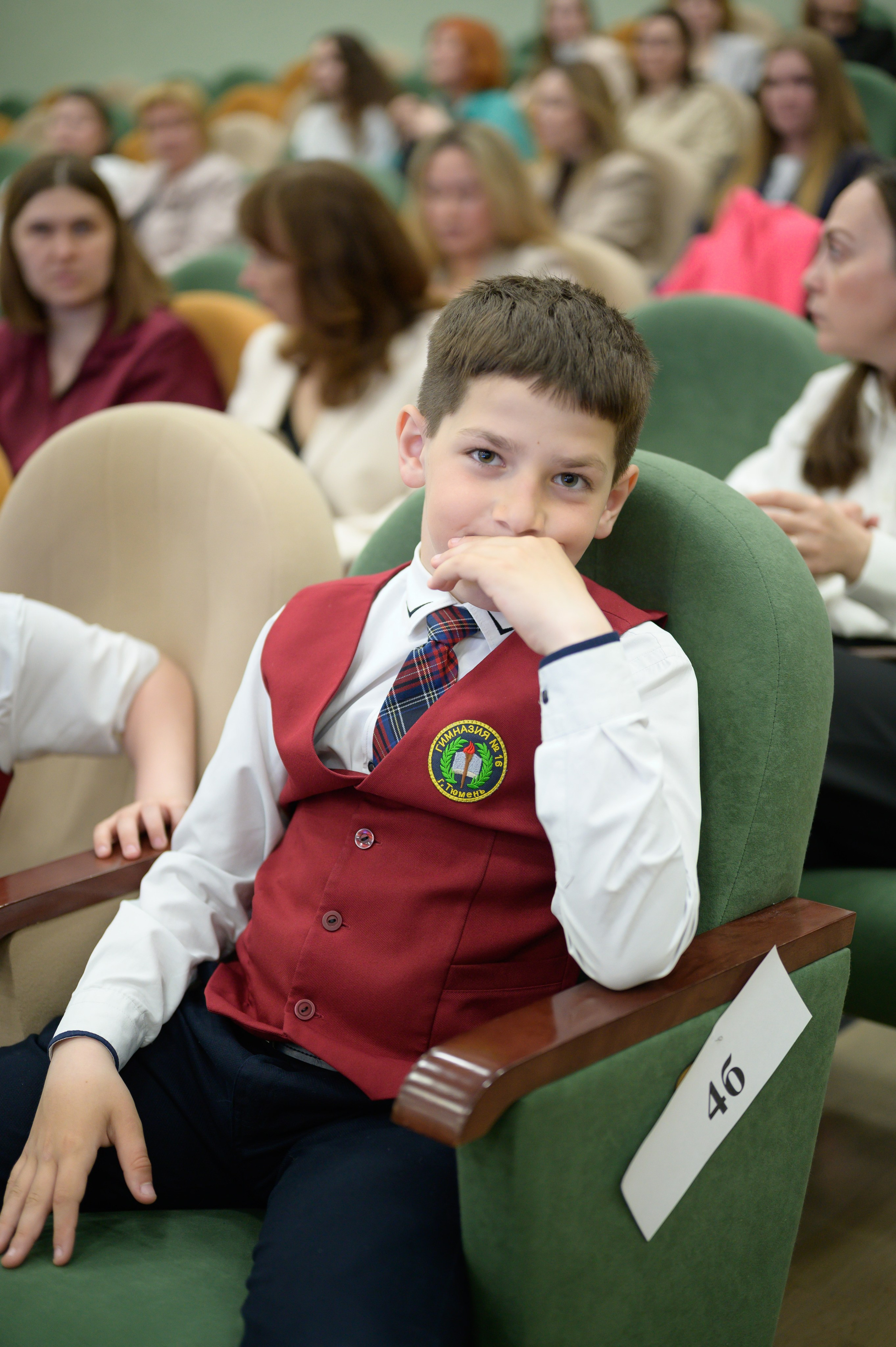 Выпускной 4Б гимназия № 16. Фотограф новорожденных, семейный детский в Тюмени Татьяна Морозова