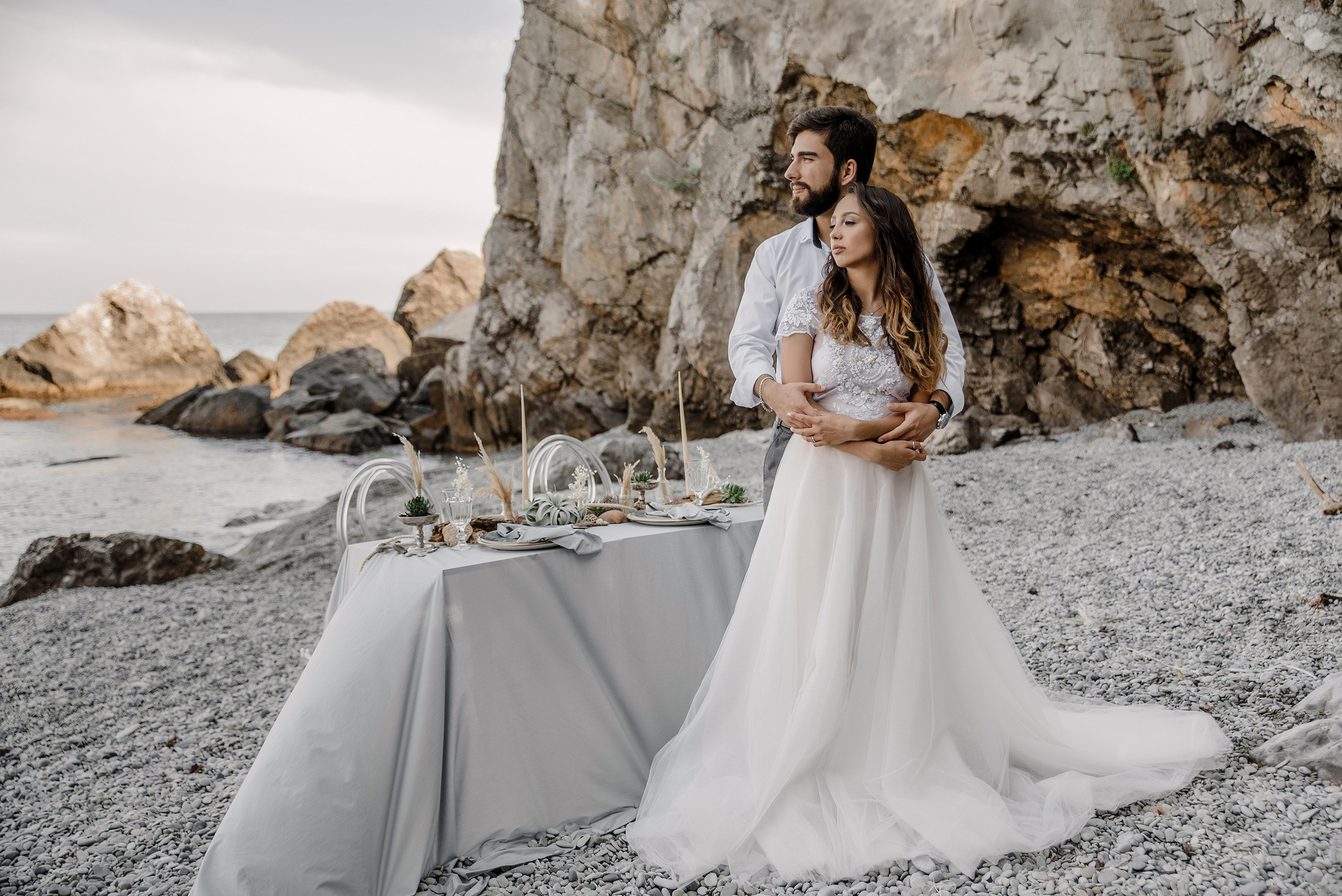 Свадебная фотосессия на берегу моря