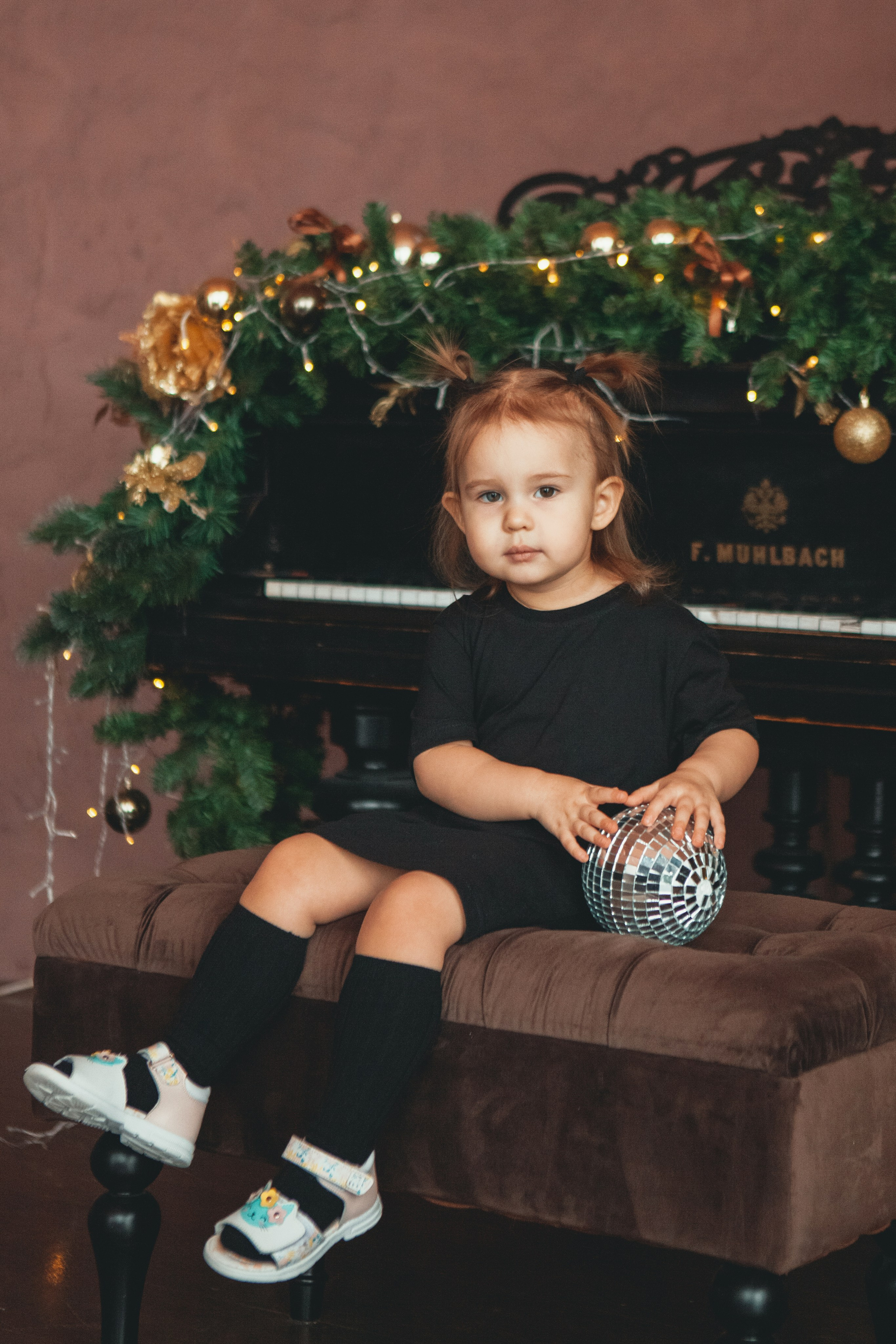 Новогодняя семейная фотосессия в студии. Фотограф Ольга Ефремова