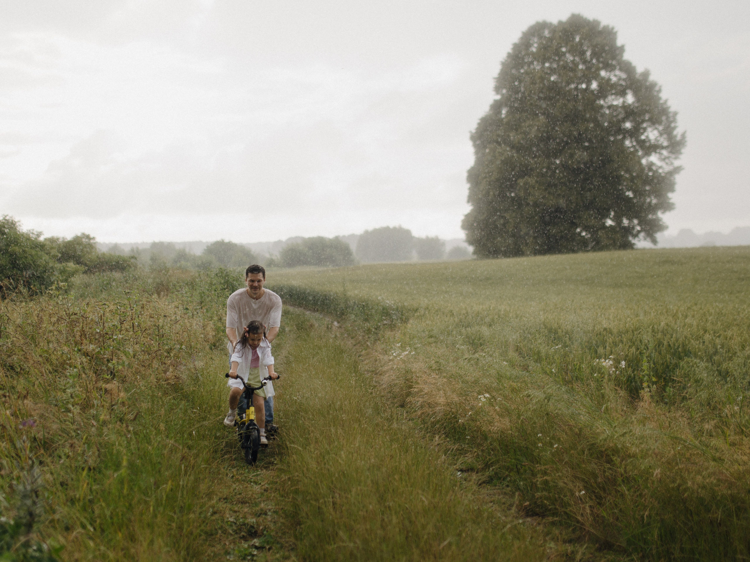«Под грибным дождём». Свадебный и семейный фотограф в Калининграде Ольга Мешечкова