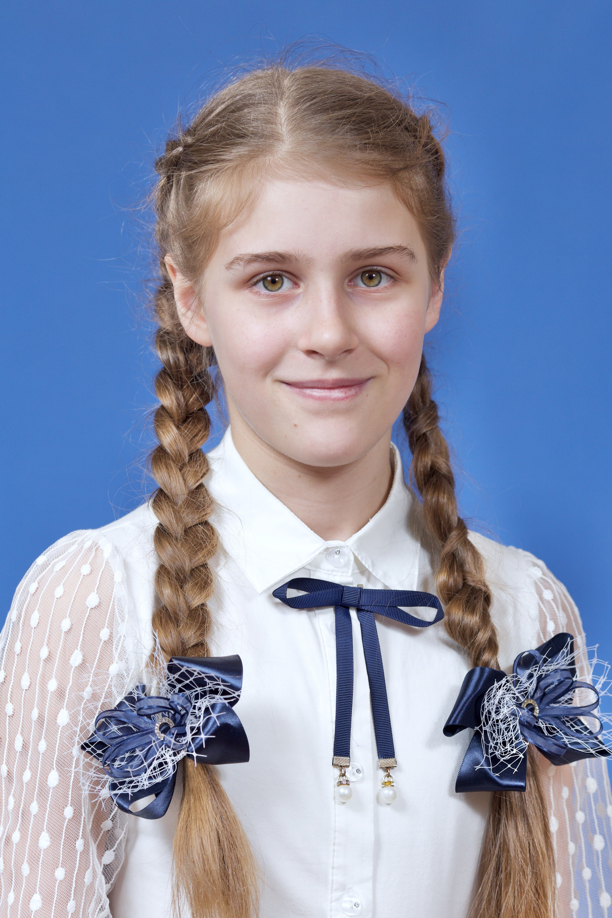 4 класс. Портреты. Школьные выпускные альбомы в Москве Марина Николаева