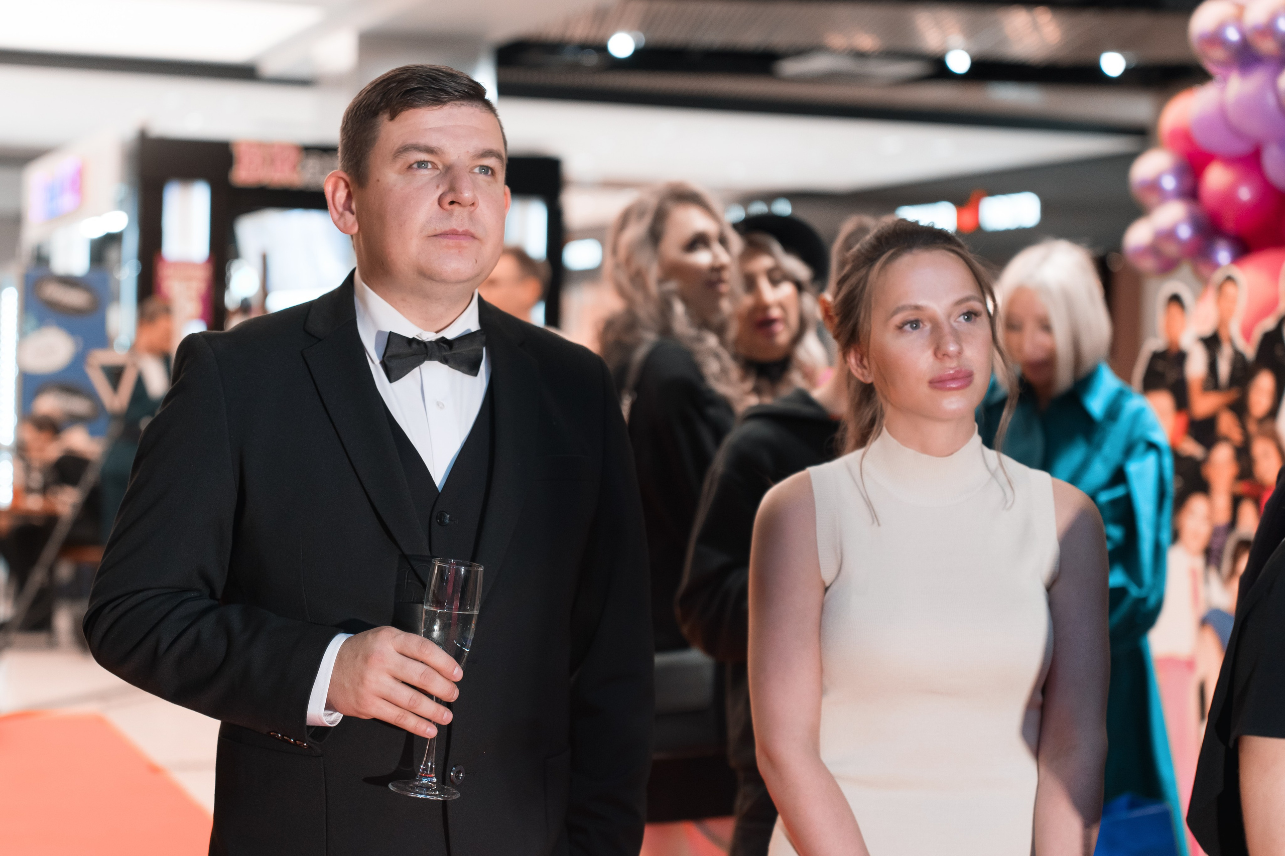 Веб-сериал «МЫ». Для тех, кто не ждёт удачи, а создаёт её. Каждая фотосессия — это твой момент, твой стиль, твой успех. 📸