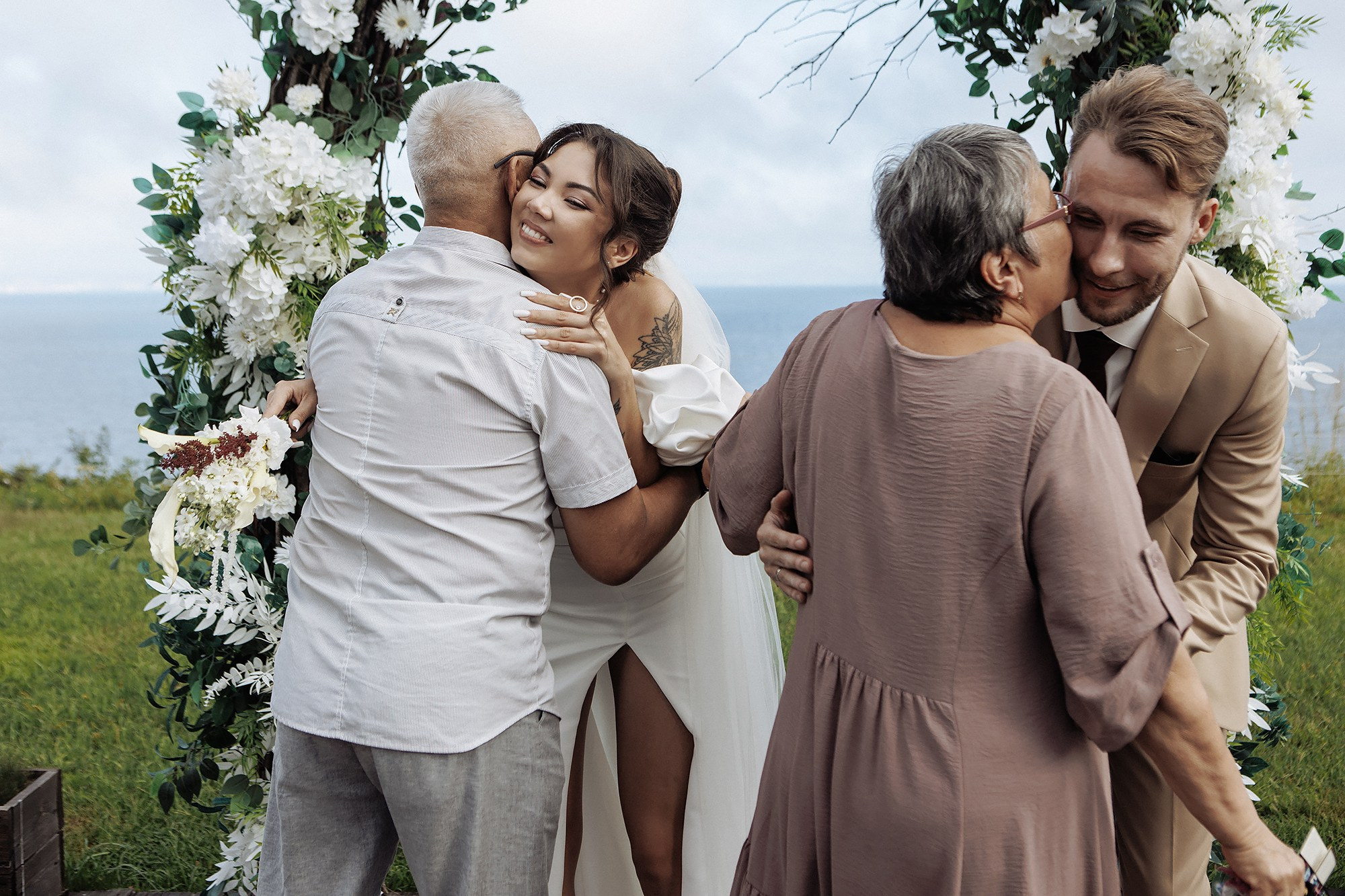 Саша и Вика 5.09.25. Свадебный фотограф Владивосток Алина Гевондова