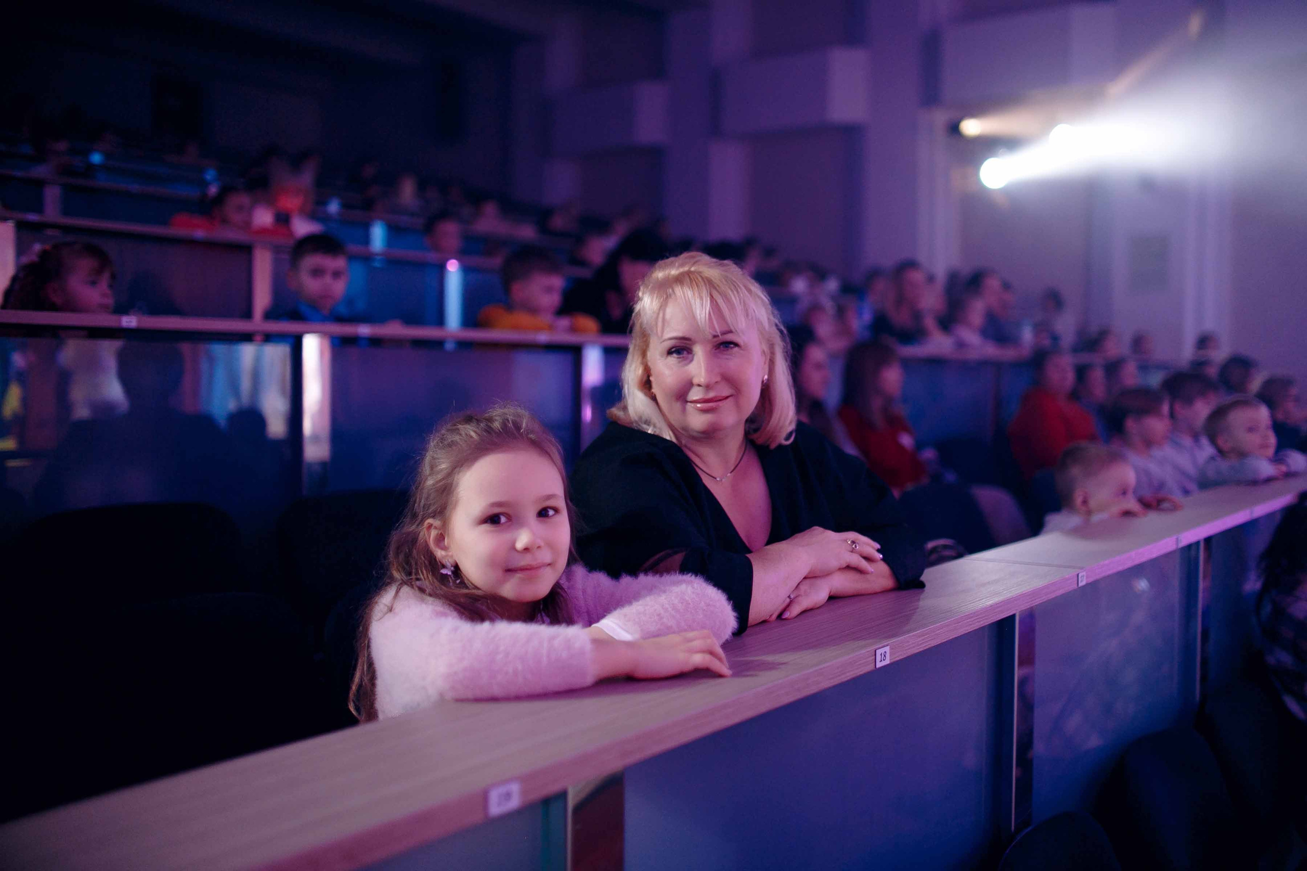 Елка в «Казармах» ТЮЗ. Ваш репортажный фотограф Артемий Антонов