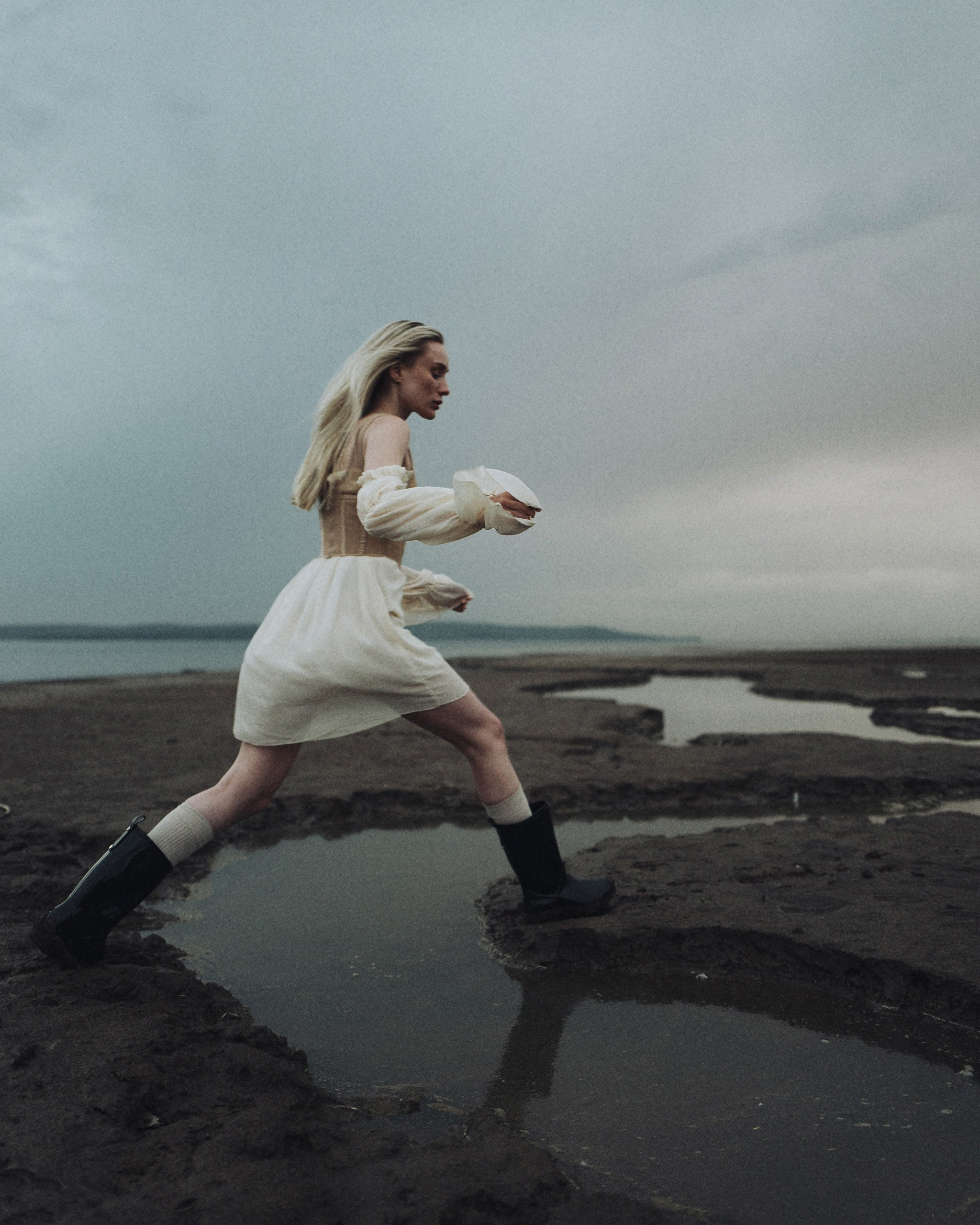 Даша «Сухой берег». Никита Линейцев — индивидуальный портретный фотограф в Москве и Иркутске