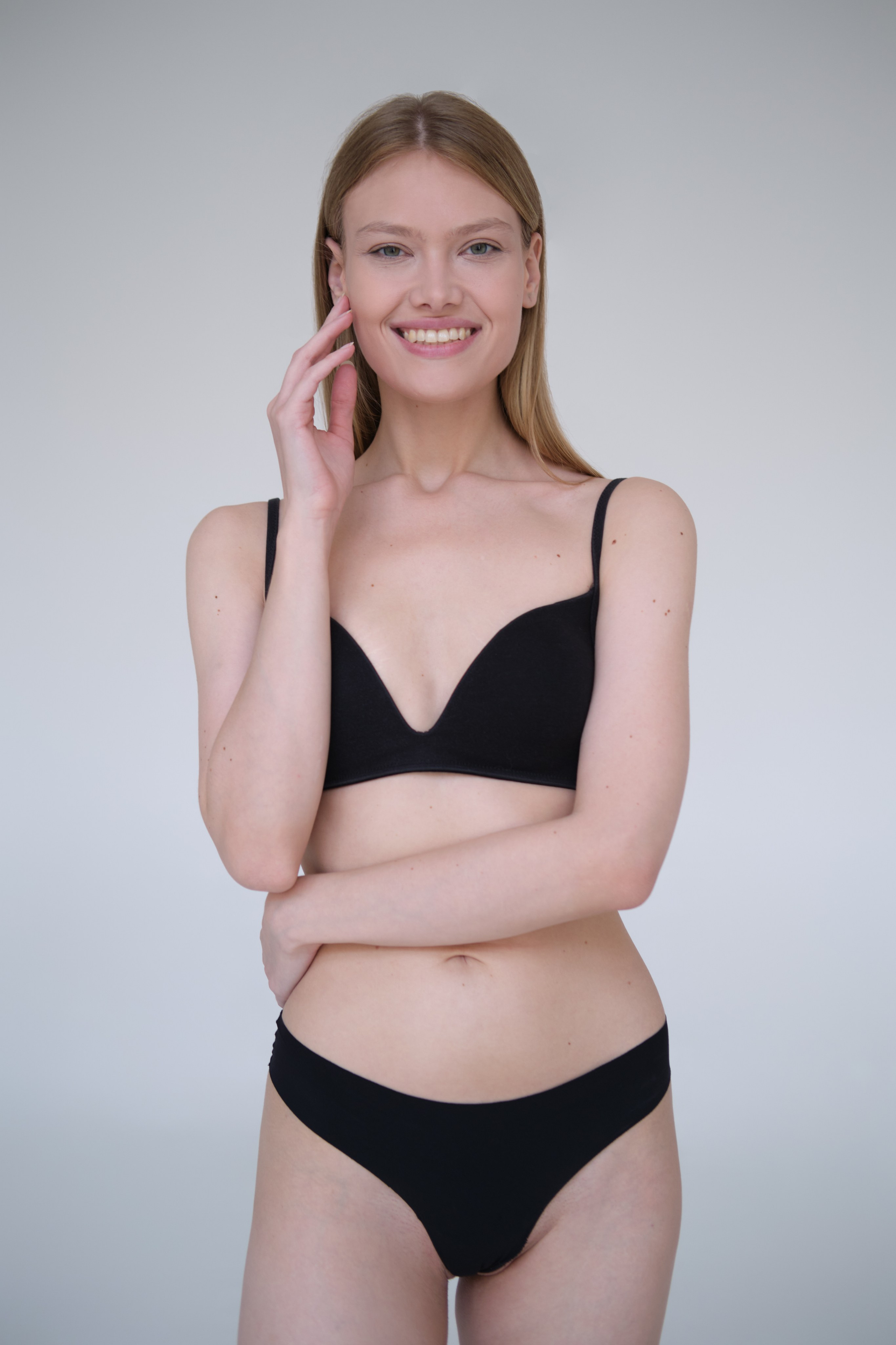 Лера, 40-42 р-р, рост 178. KED Production — продакшн из СПб. Создаём фото, видео и контент, который помогает брендам и селлерам продавать больше