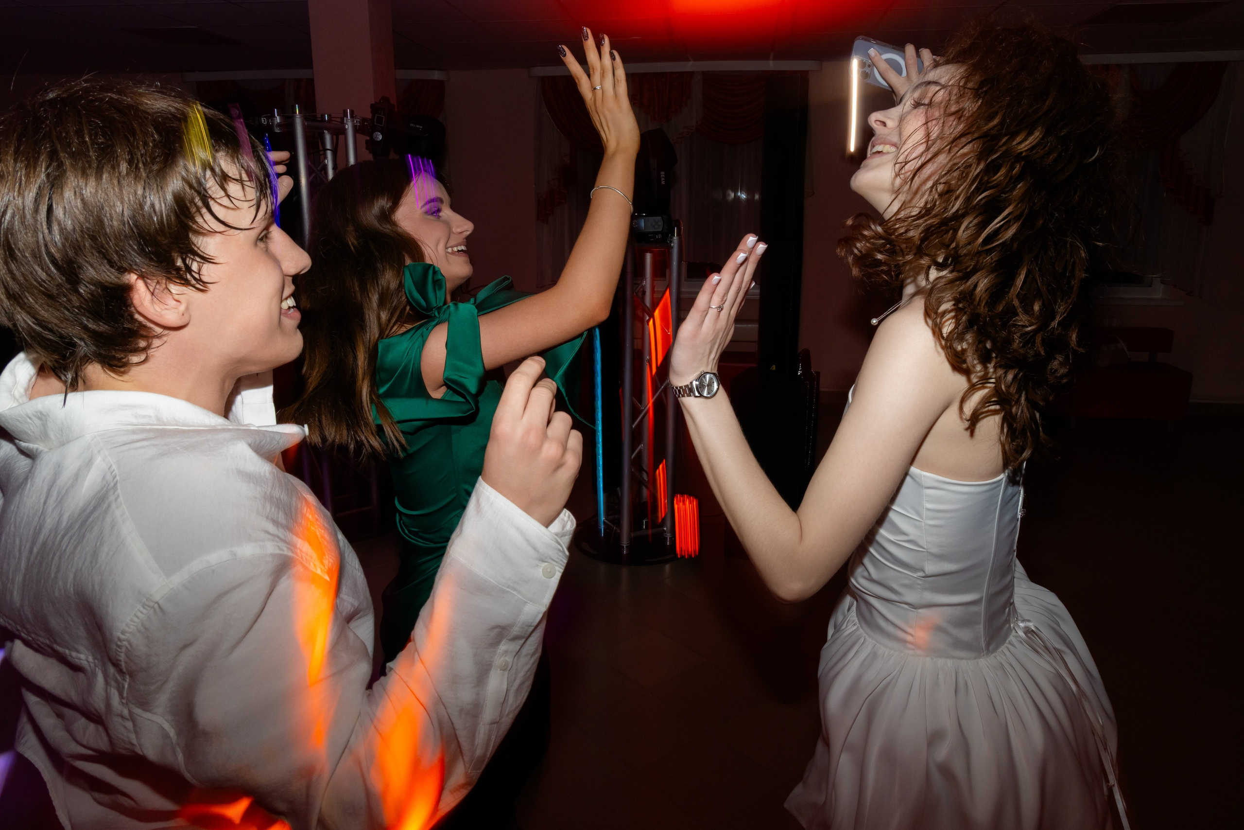 Школьный выпускной 2025 год в Минске, Беларуси. Свадебный фотограф в Минске/Беларуси Сергей Спиридонов