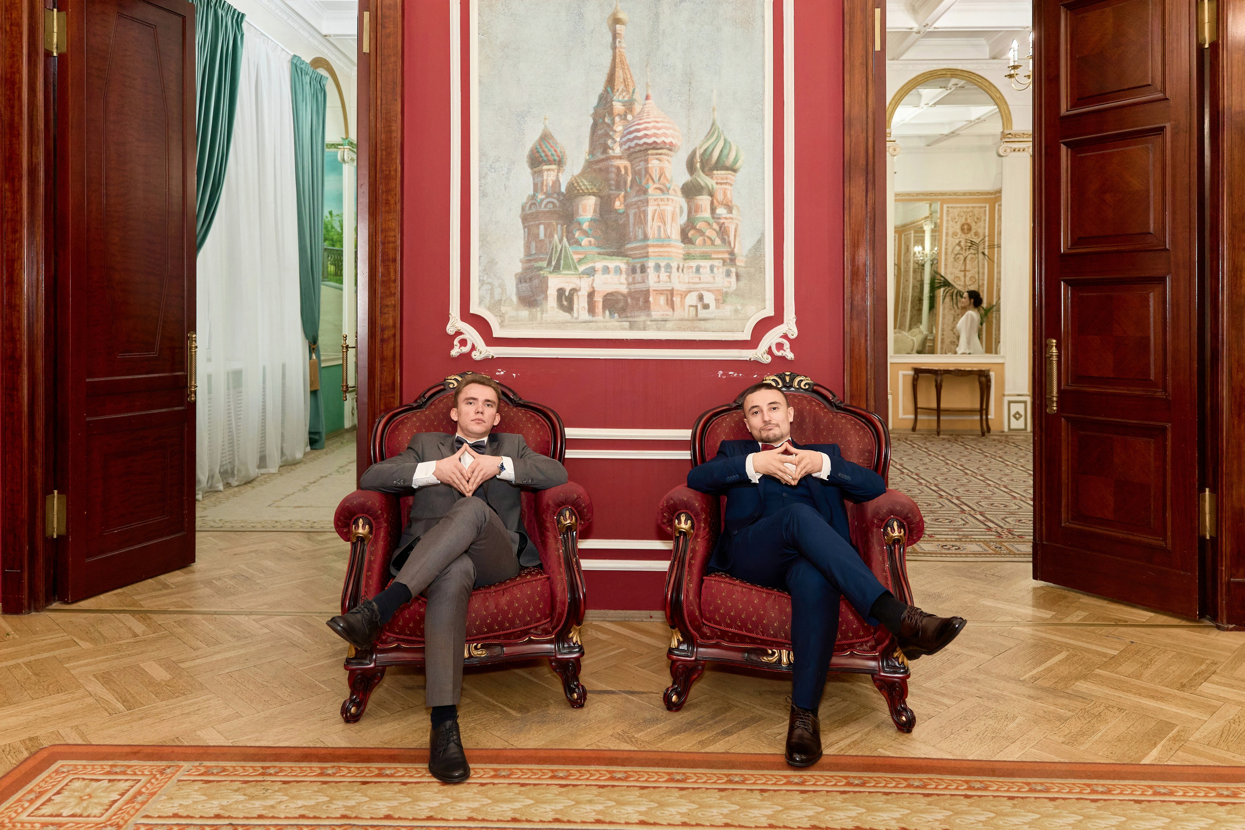 Свадебная фотосессия в студии и регистрация брака в Грибоедовском ЗАГСе