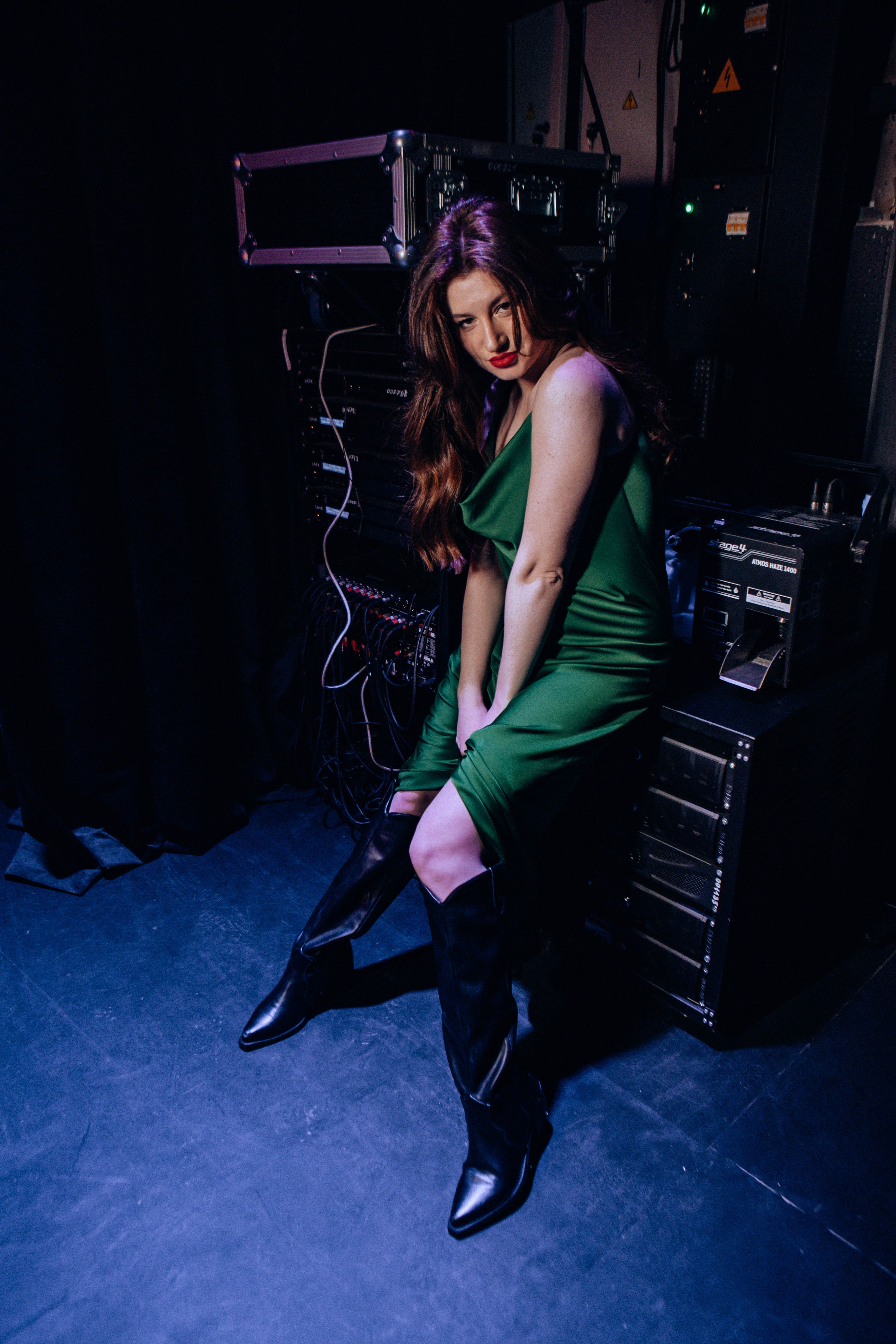 Катя. Контакты