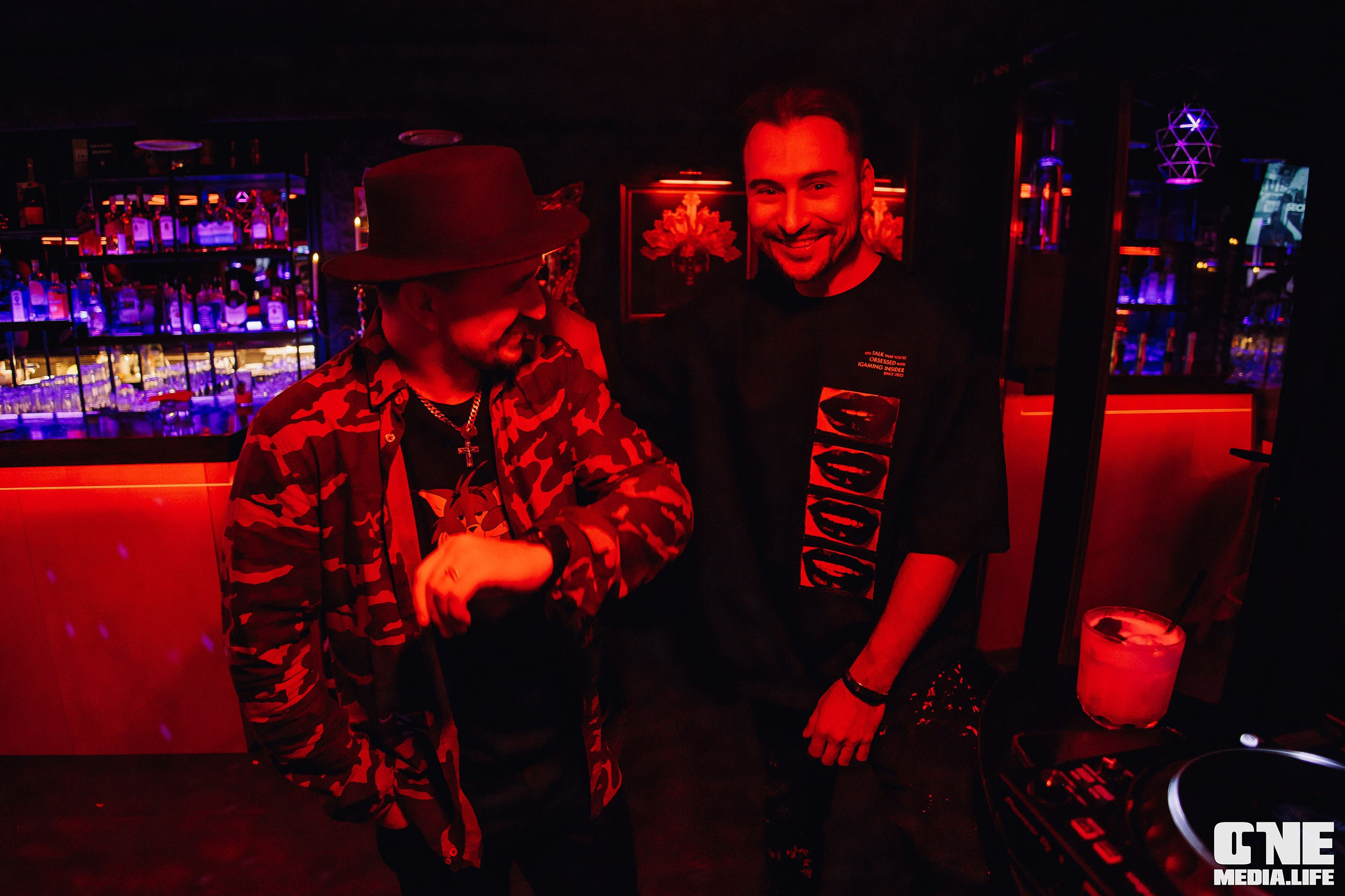 Фоторепортаж из бара Secret. One Media Life: фоторепортажи, фотоотчеты с мероприятий и заведений