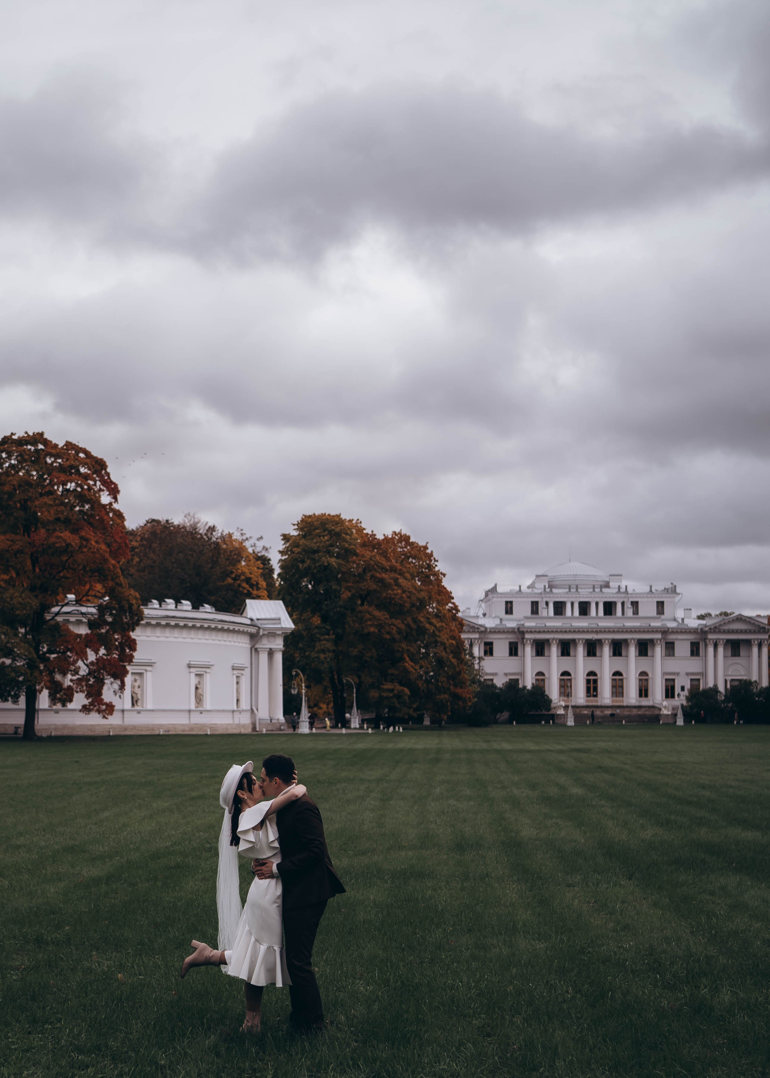 Лавстори в парке. Фотограф Ксения Овтина