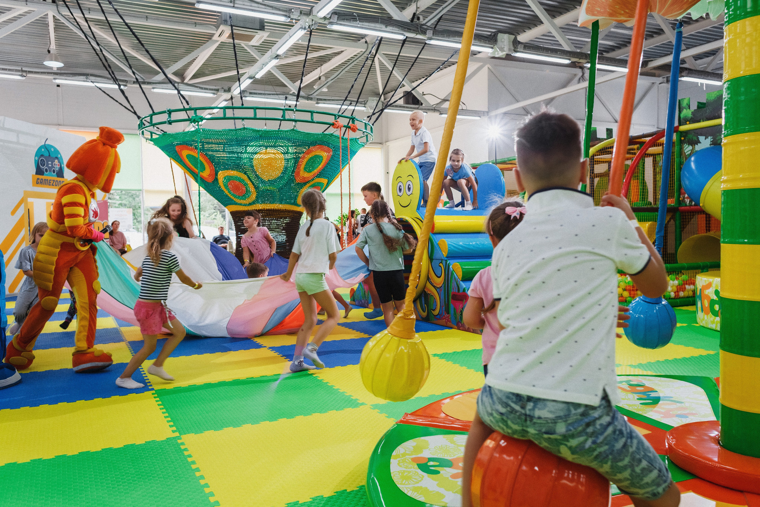 Волшебные моменты: детский праздник в игровой Клумба, Таганрог. Свадебный и семейный фотограф в Таганроге Бакарюк Антон