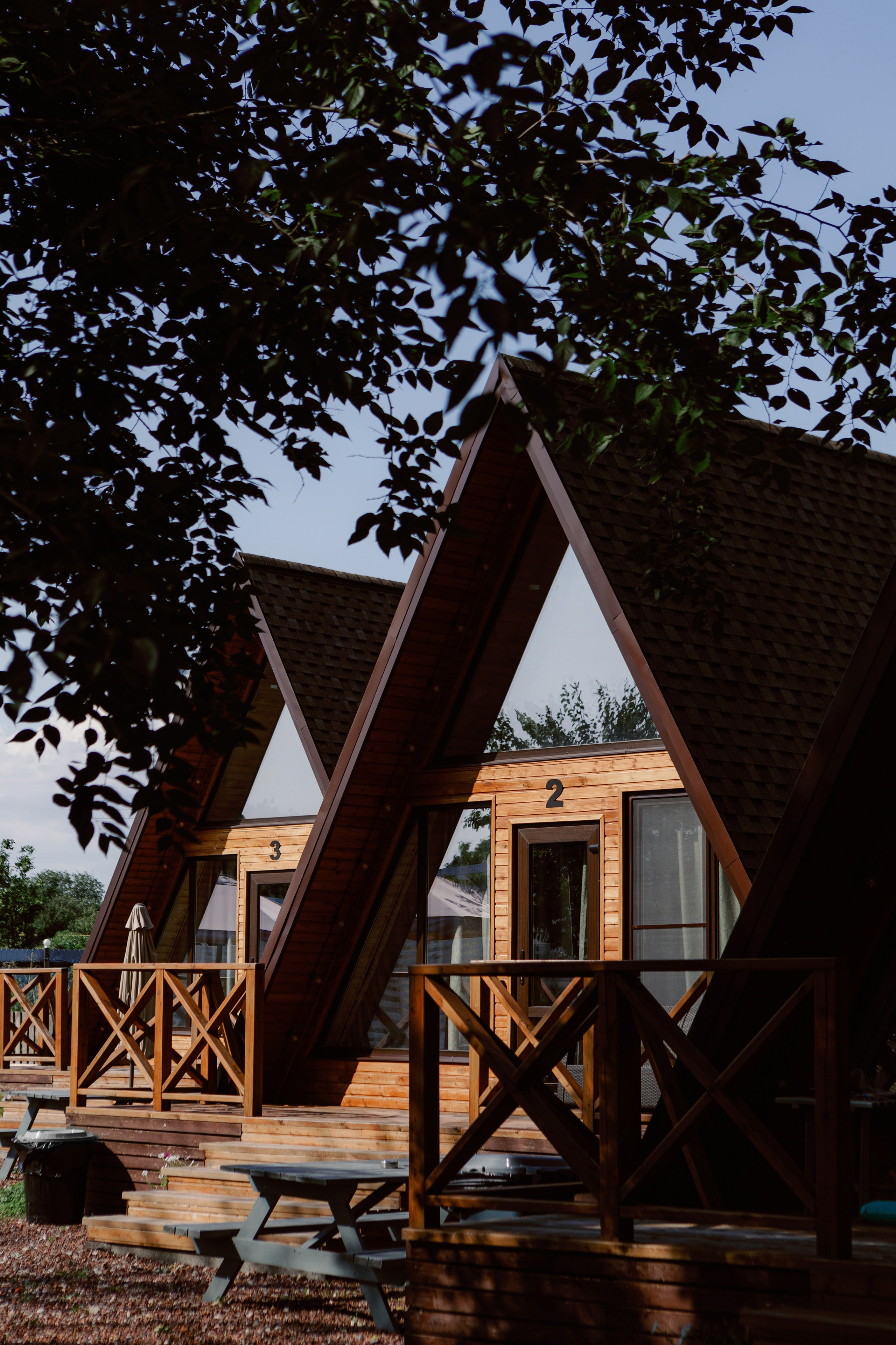 Деревянные A-frame домики загородного клуба Панорама под Таганрогом