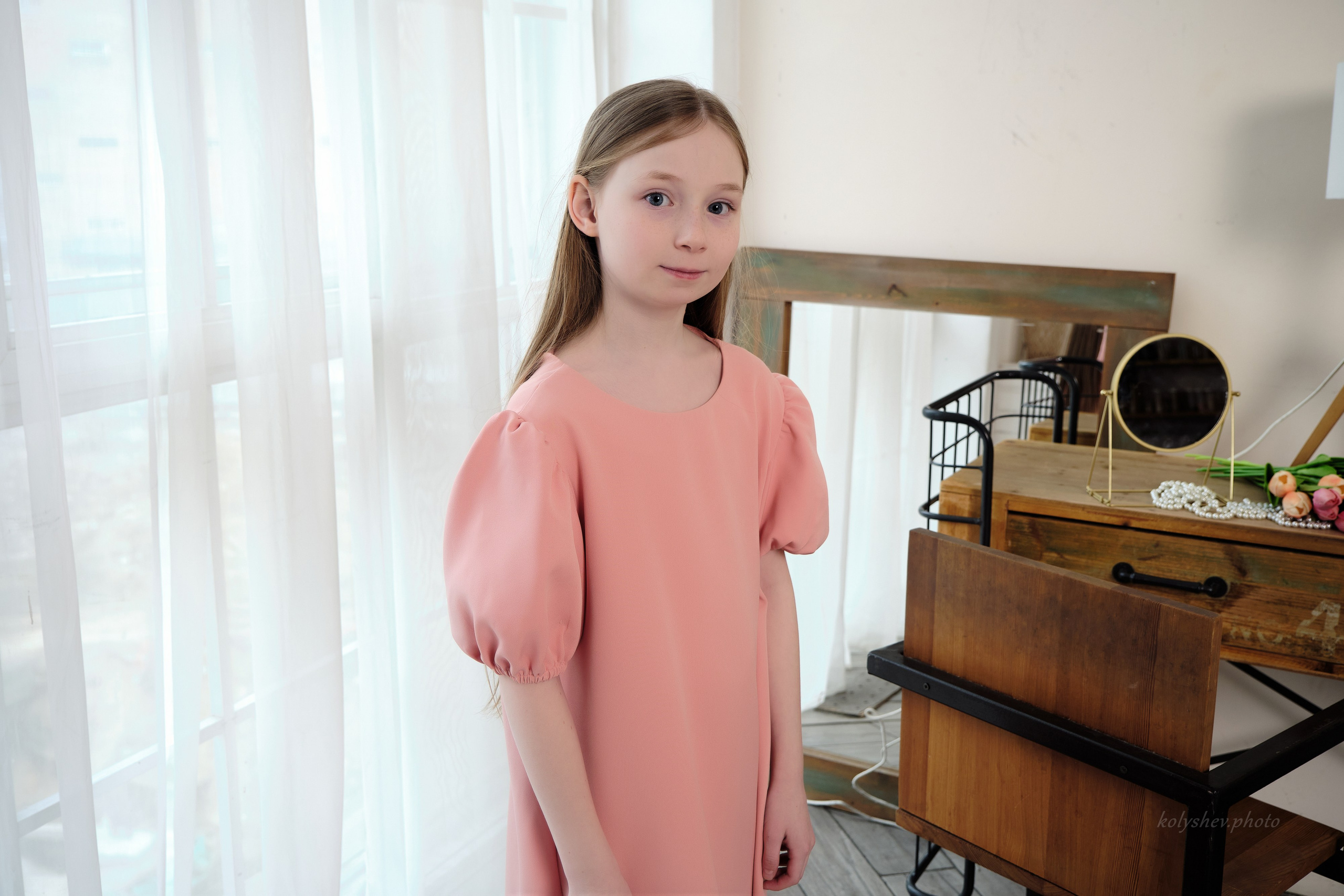 Семейная фотосессия мамы и дочки Надя. Портретный фотограф на новый год в Москве Виктория Колышева