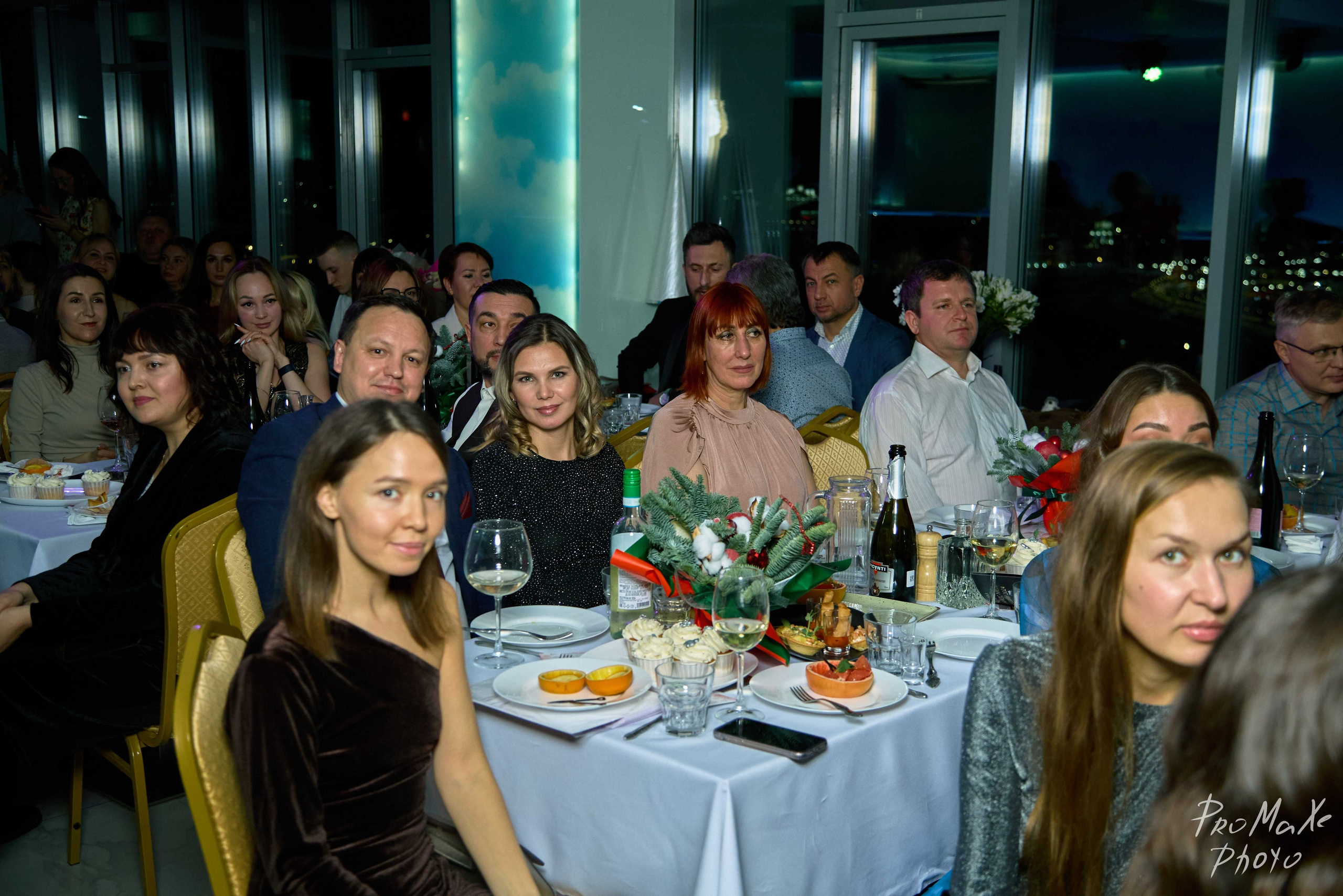 Зал КРАСА МАСС-МЕДИА ЧУВАШИИ. Владимир Суздалов (ProMaXe) — Портретный фотограф, тематические фотосессии в Чебоксарах