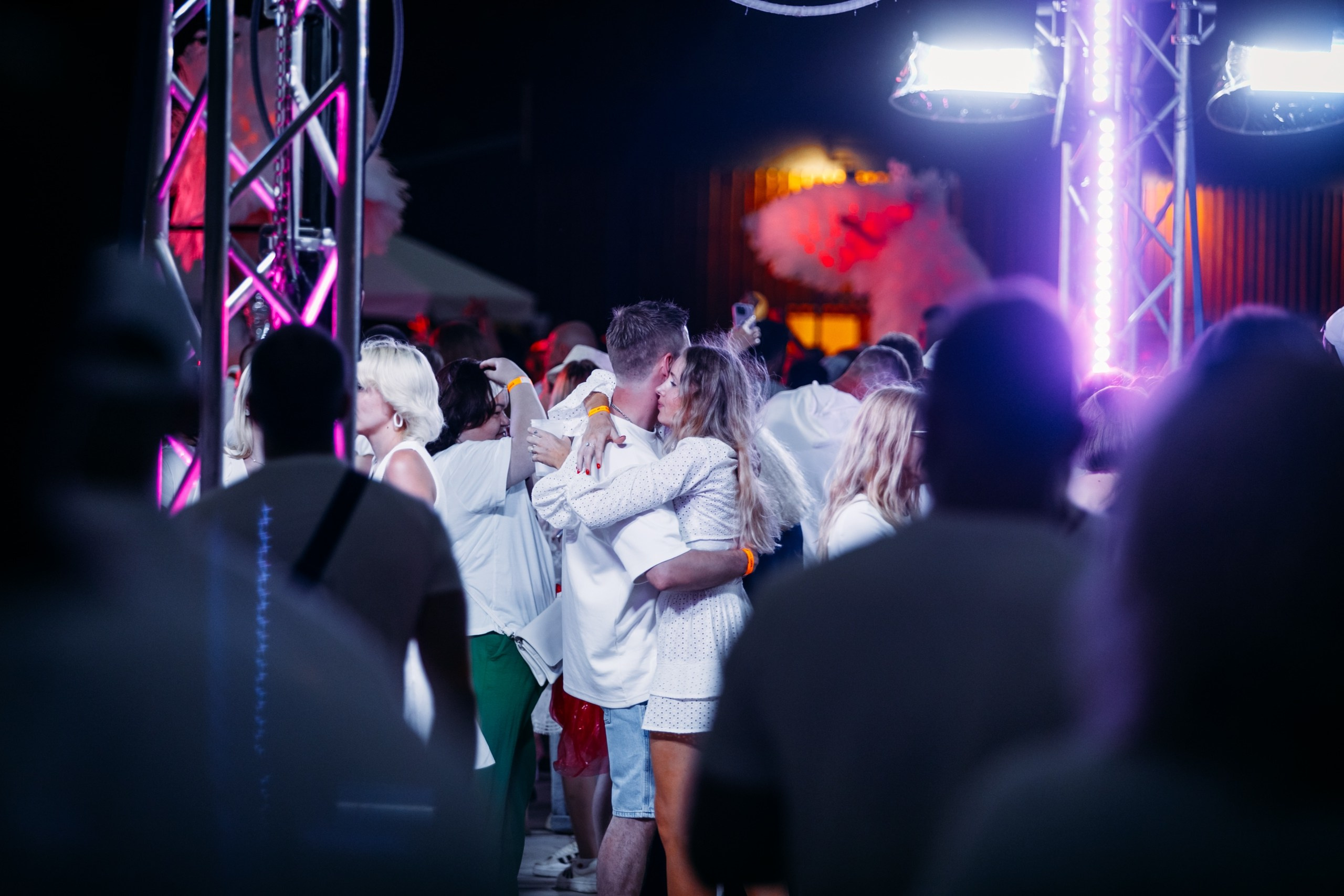 White Party @ Бархат парк. Репортажный фотограф Максим Полянский. Москва, Санкт-Петербург, Красноярск