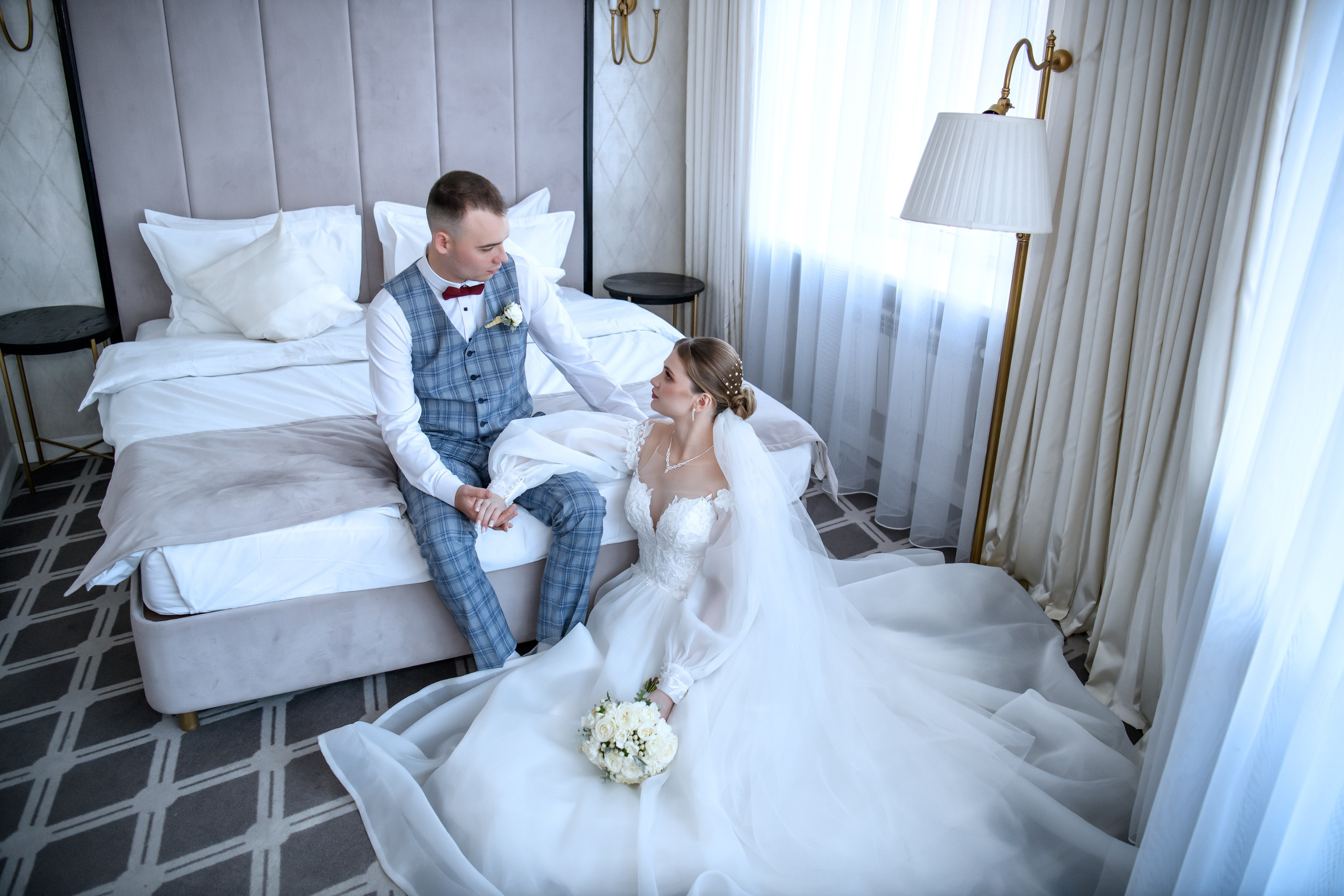 alt="Свадебная фотосессия в Барнауле. Свадебный фотограф Анна Глухова"