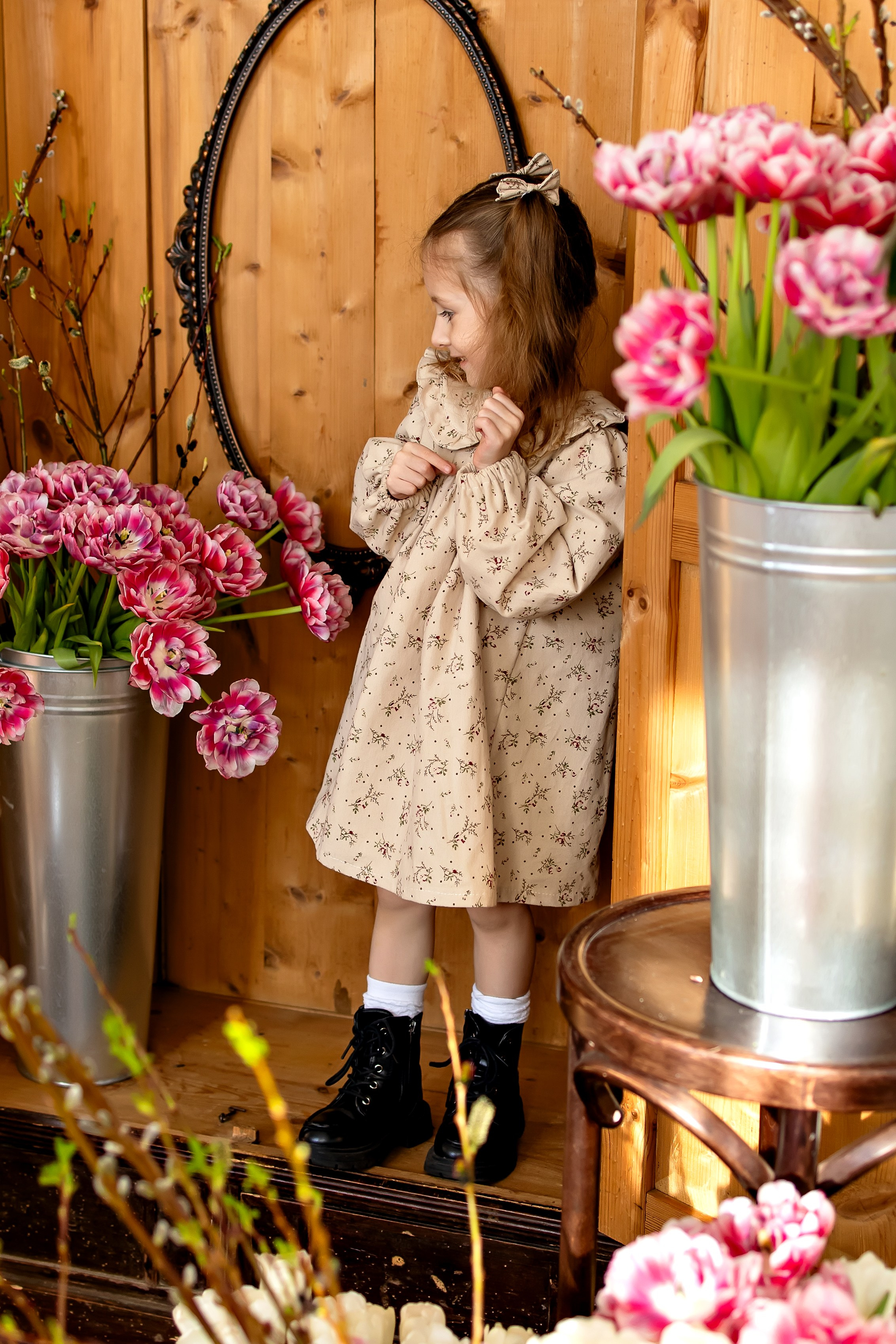 Мия с тюльпанами. Семейный и детский фотограф Оля в Тюмени