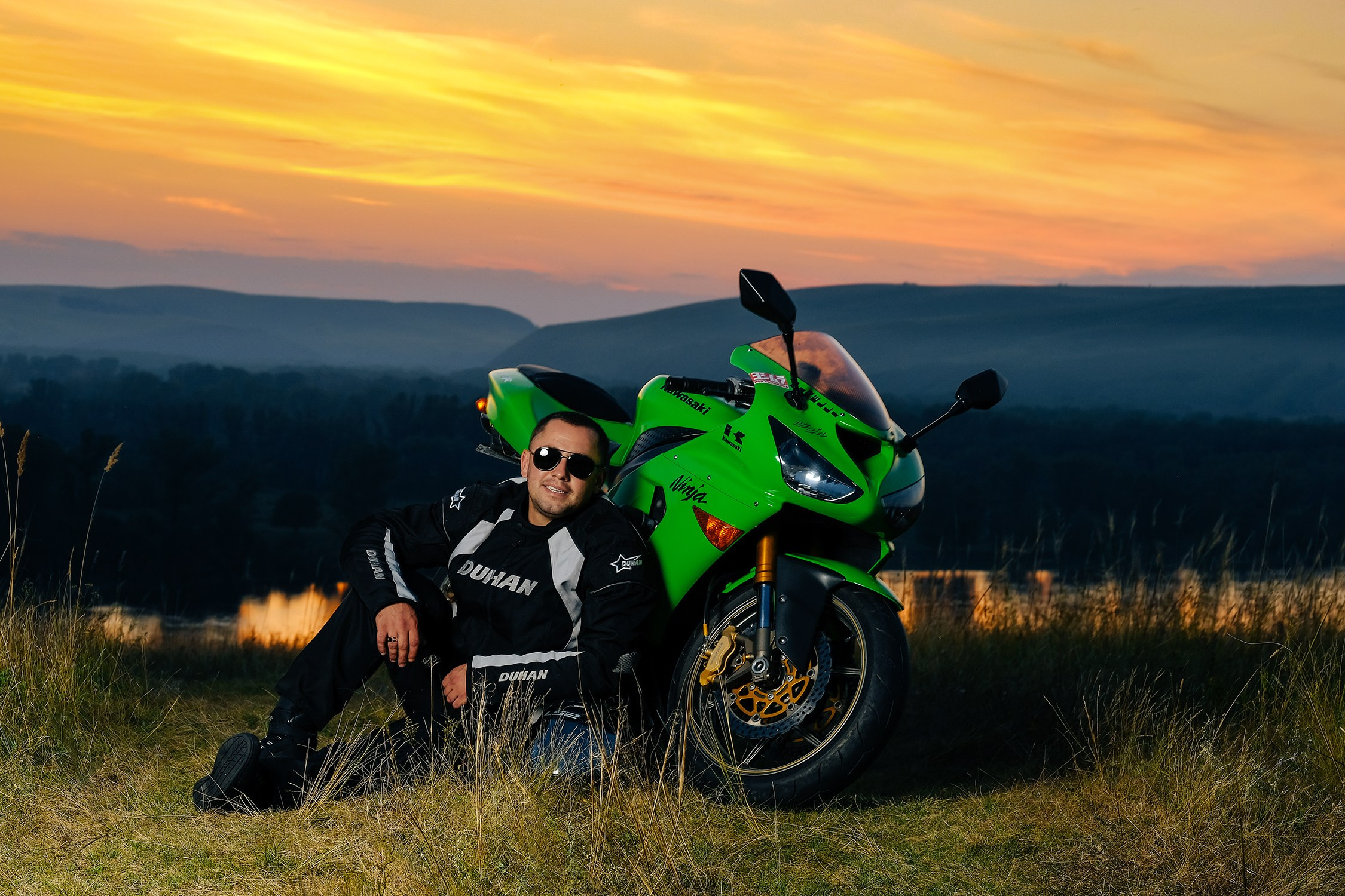 Фотосессия с мотоциклом услуги фотографа. Фотограф Красноярск Алексей Семенихин