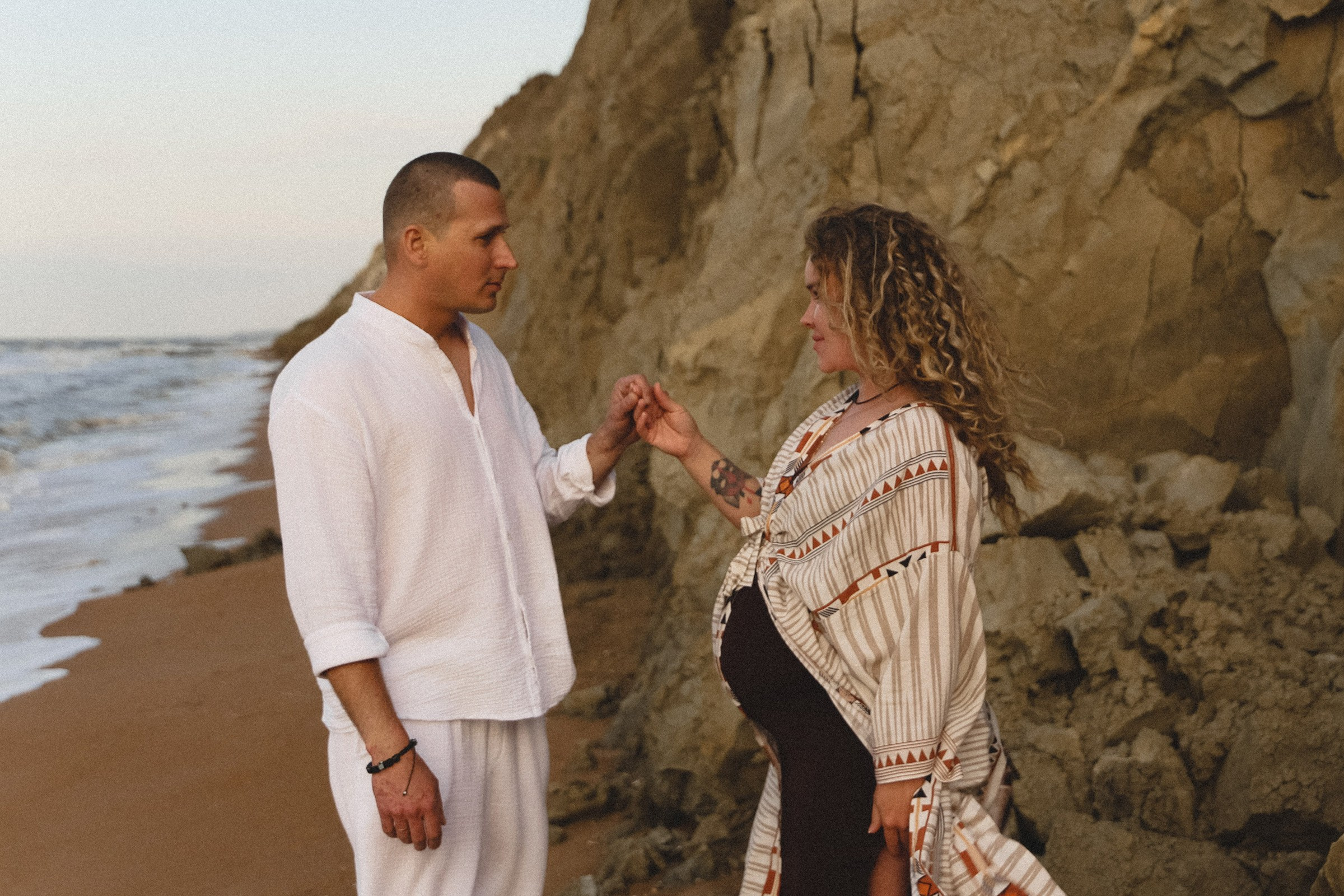 Фотосессия беременности на берегу моря. Семейный, love story, свадебный фотограф Анапа