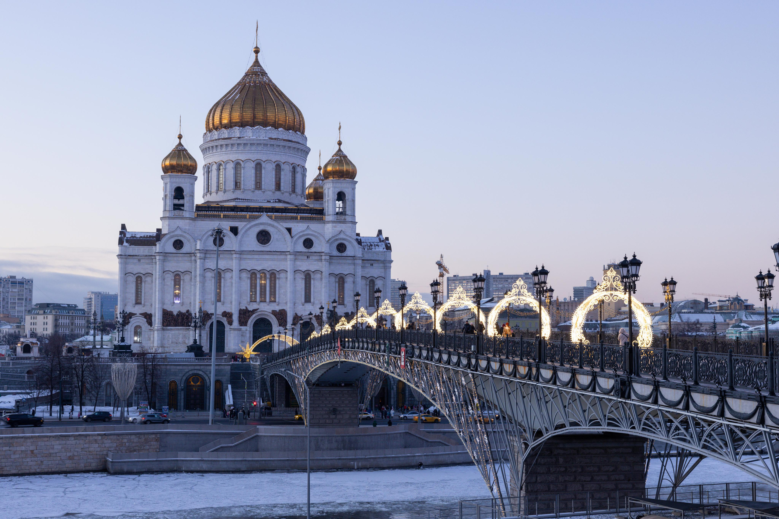Храм Христа Спасителя и Патриарший мост
