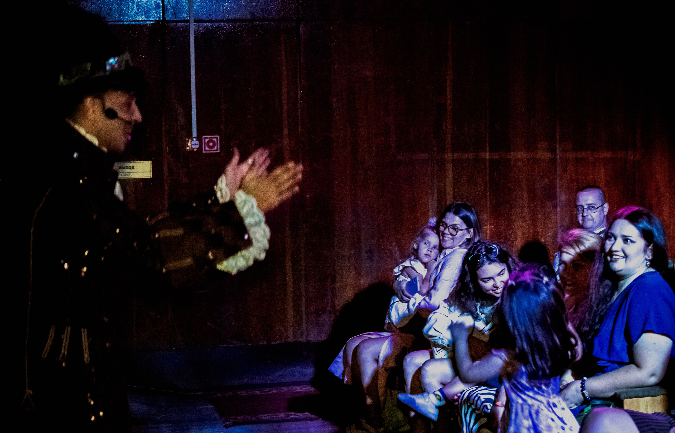 Маленькая ведьма спектакль театра Саквояж. Фотограф в Сочи Юрий Шептаев