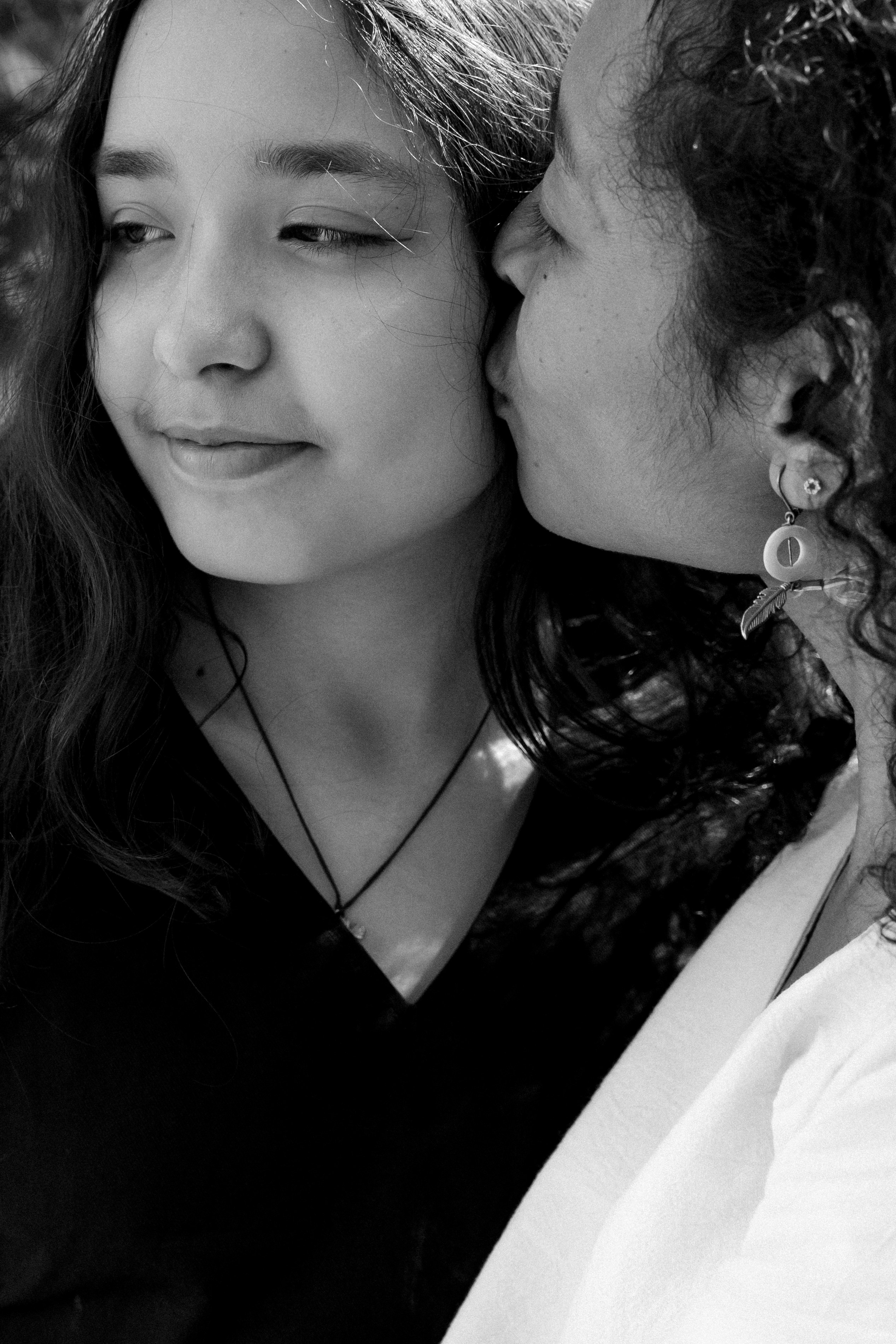 Лида, Даня и Эвелина 🤍 Всех нужнее и дороже, всех доверчивей и строже в этом мире доброта. Лайфстайл фотограф в Санкт-Петербурге — Наташа Шмидт