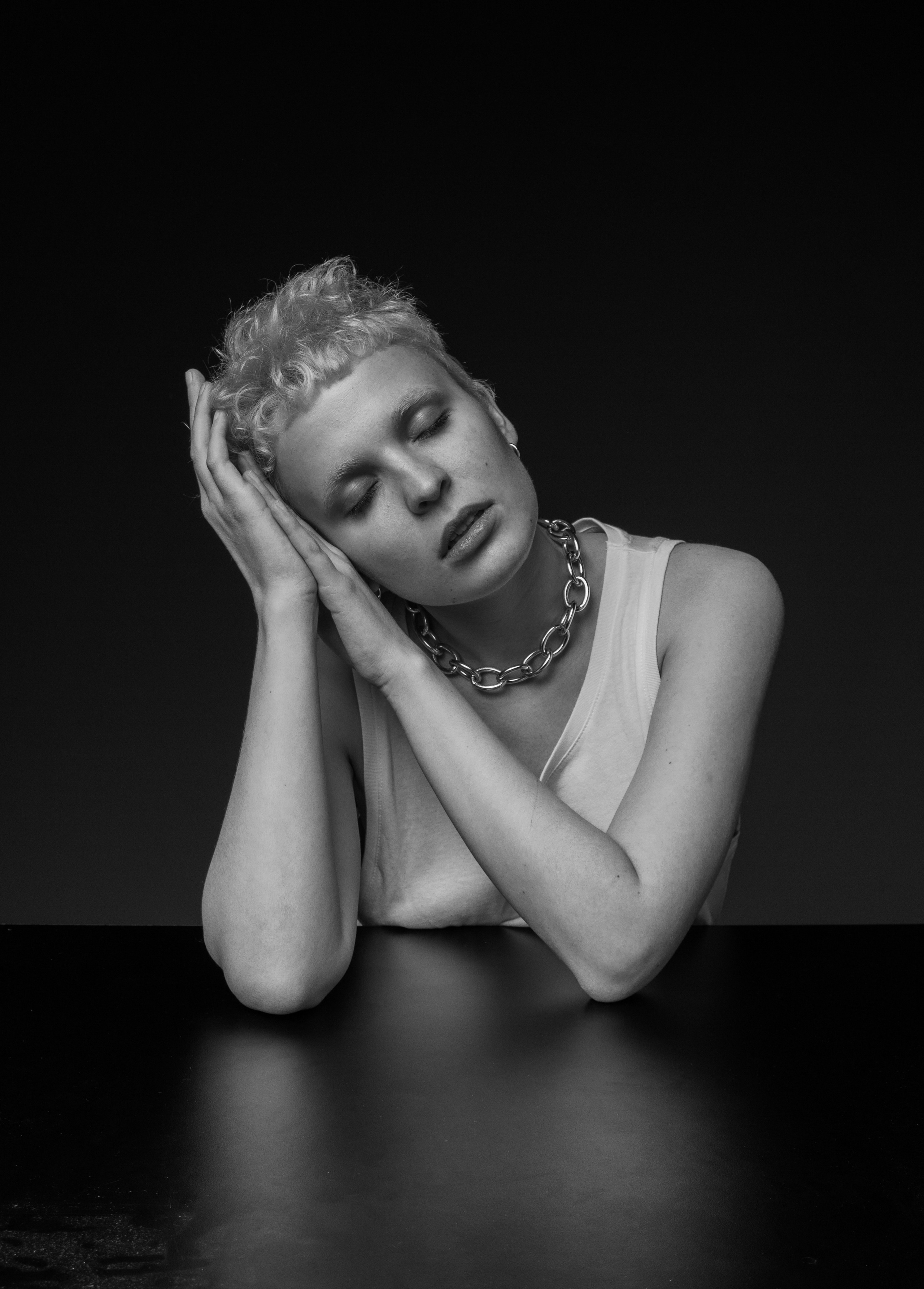 Эмоциональный портрет в Краснодаре. AI Фотограф Краснодар: мужские и женские фотосессии, стилизация съемки. Нейро-фотосессии онлайн