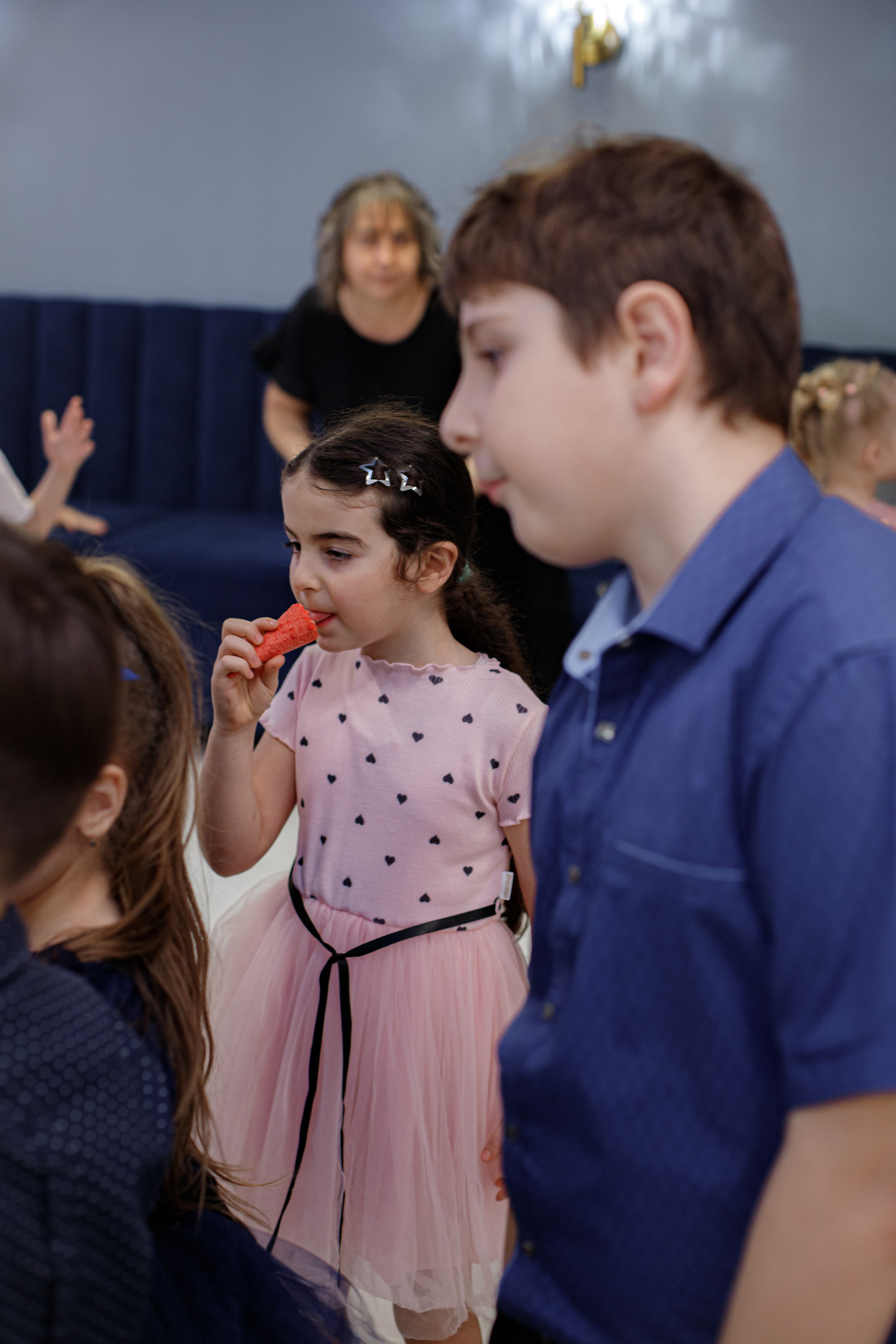 ASIA'S BIRTHDAY PARTY. Photokarish