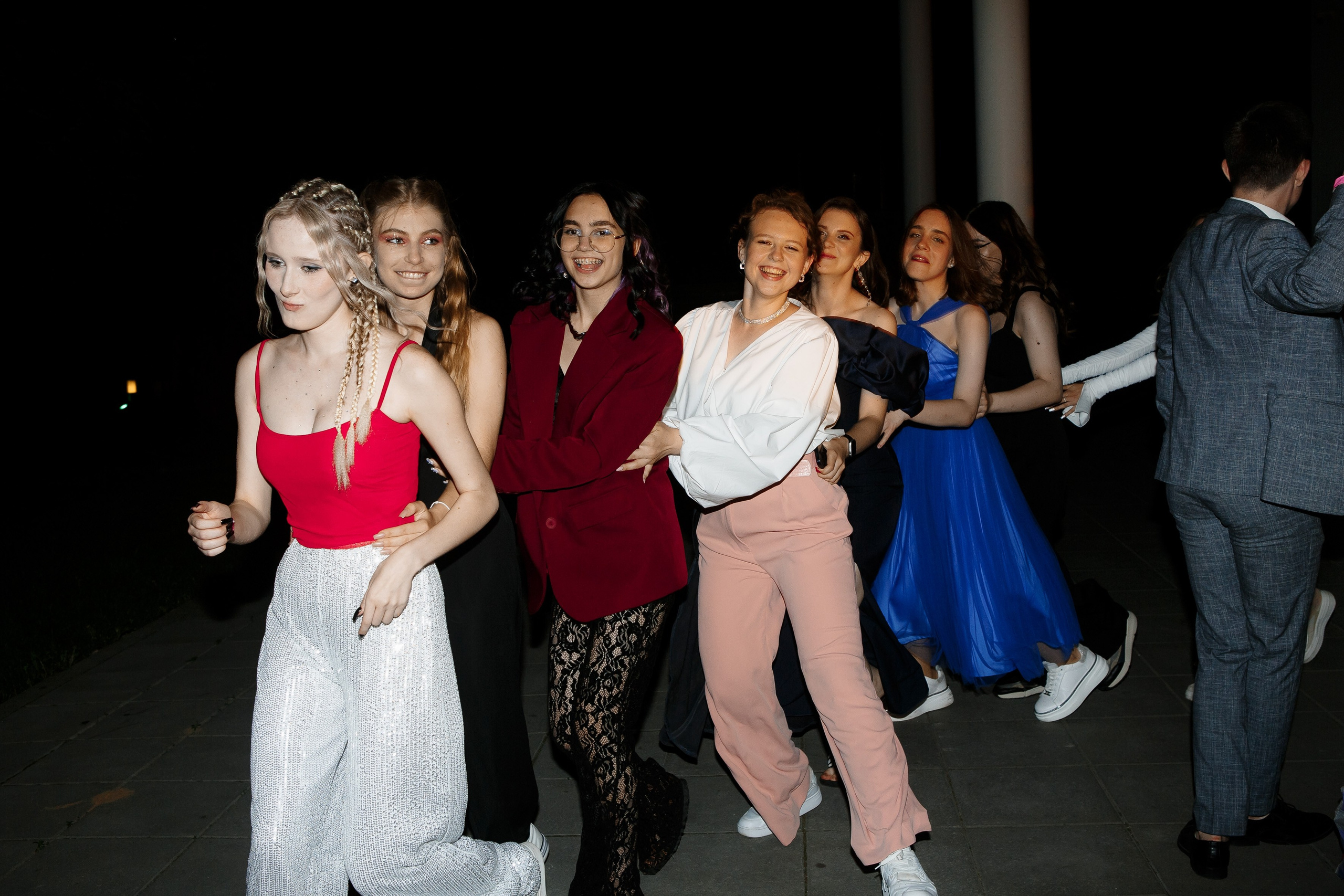 Выпускной Гимназия 12 2024 OpenHouse. Свадебный и портретный Фотограф в Липецке Дмитрий Котюков