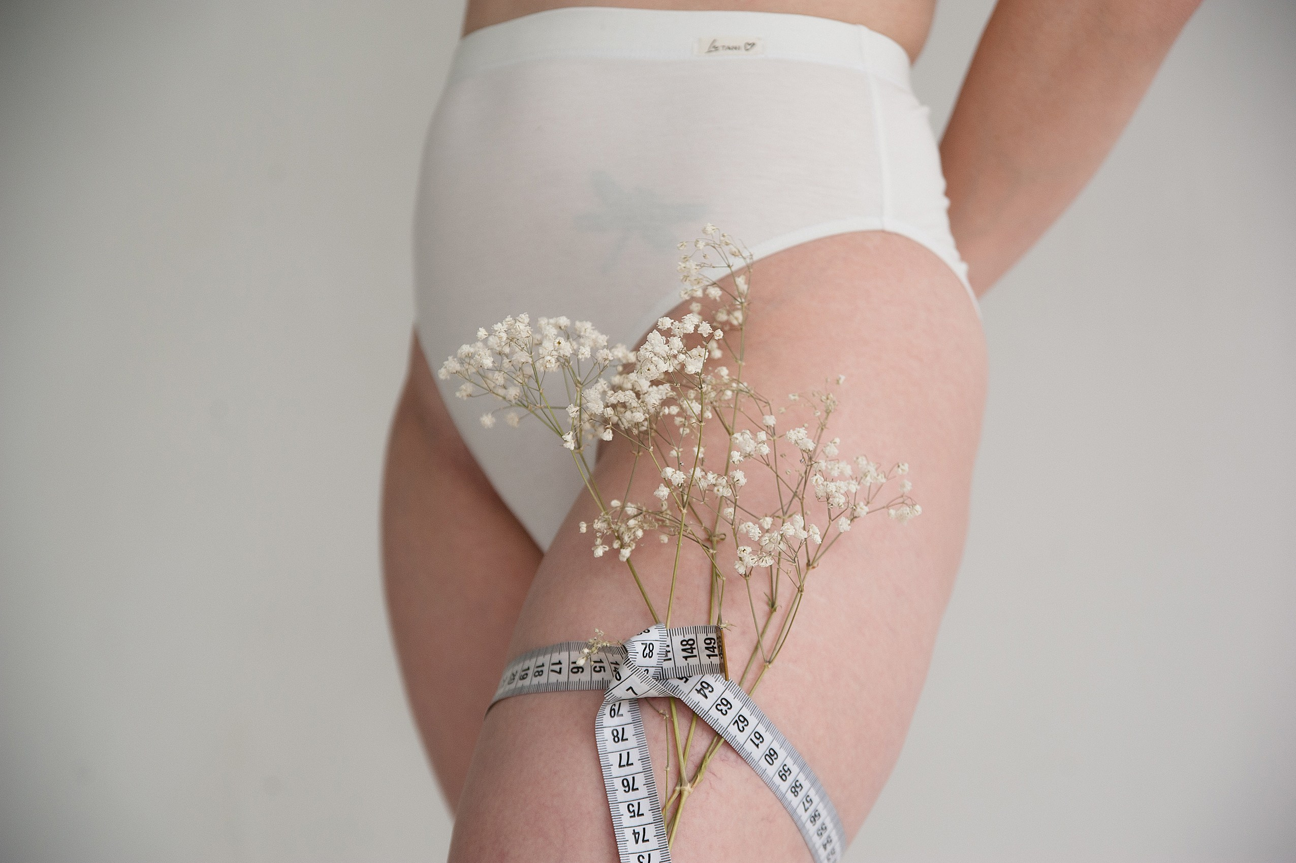 Контент для инстаграм массажиста в студии. Контент фотограф Дарья Едапина Новосибирск. Фотограф Дарья Едапина Новосибирск