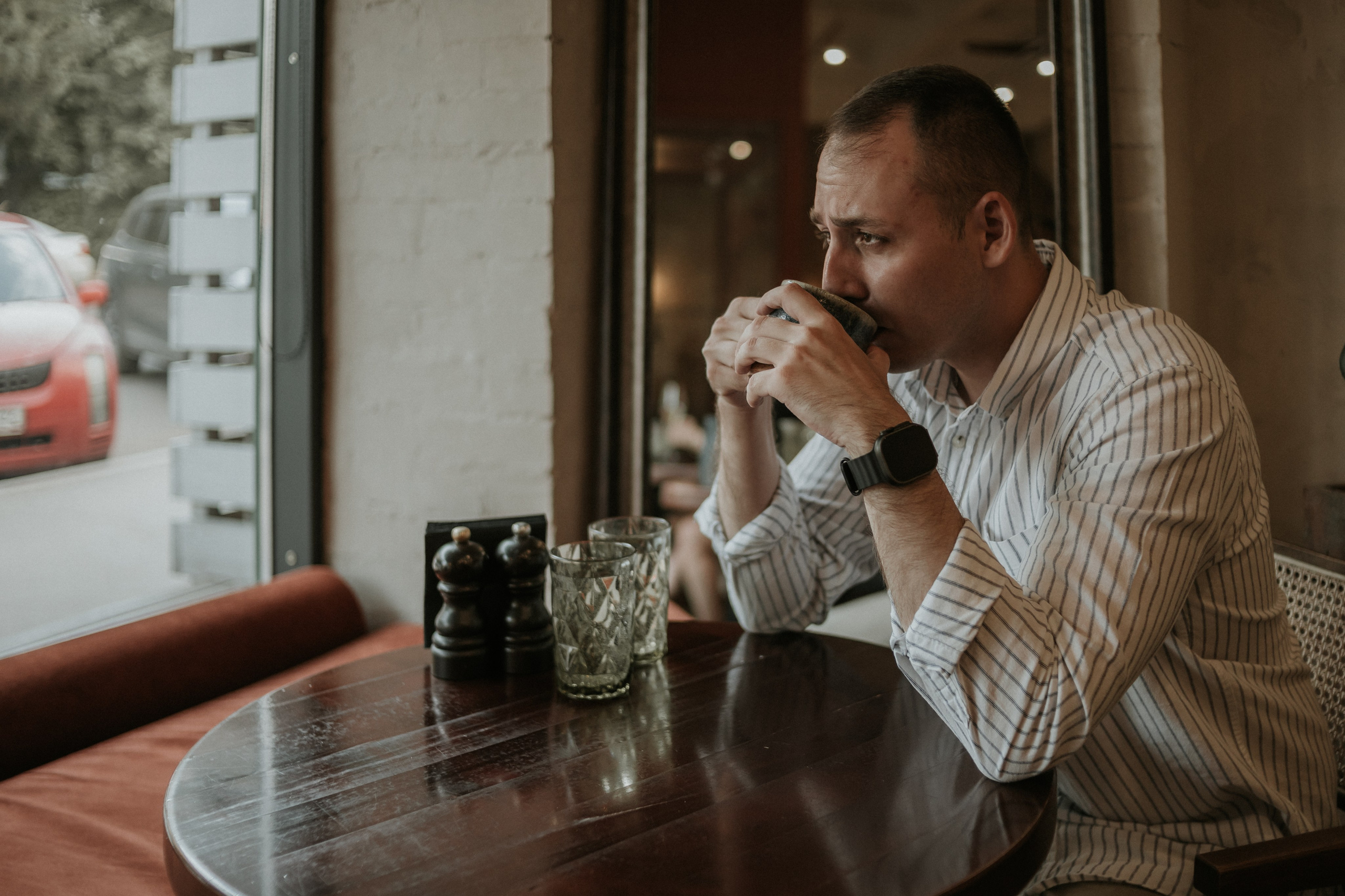 Михаил. Прогулка и кофе. Фотограф Регина Крикунова г. Красноярск