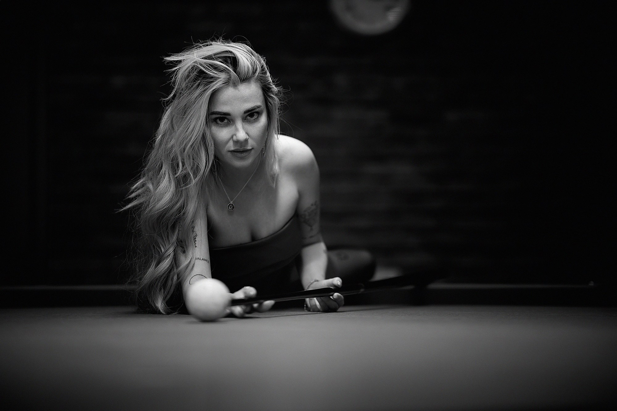 Фотосъемка за игрой в бильярд. Любовь Гальцова — свадебный, семейный, детский фотограф в городе Кемерово и Кемеровской области