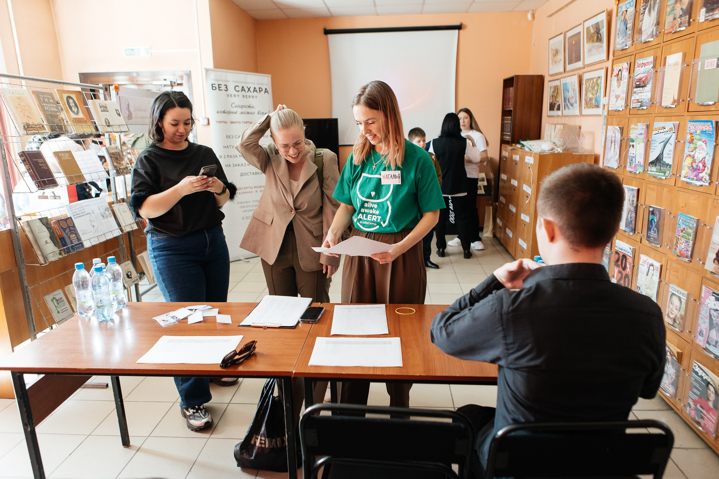 Репортажная съемка с конкурса чтецов в языковой школе, г. Барнаул. Портретный фотограф Юлия Красноперова в Барнауле/Заринске