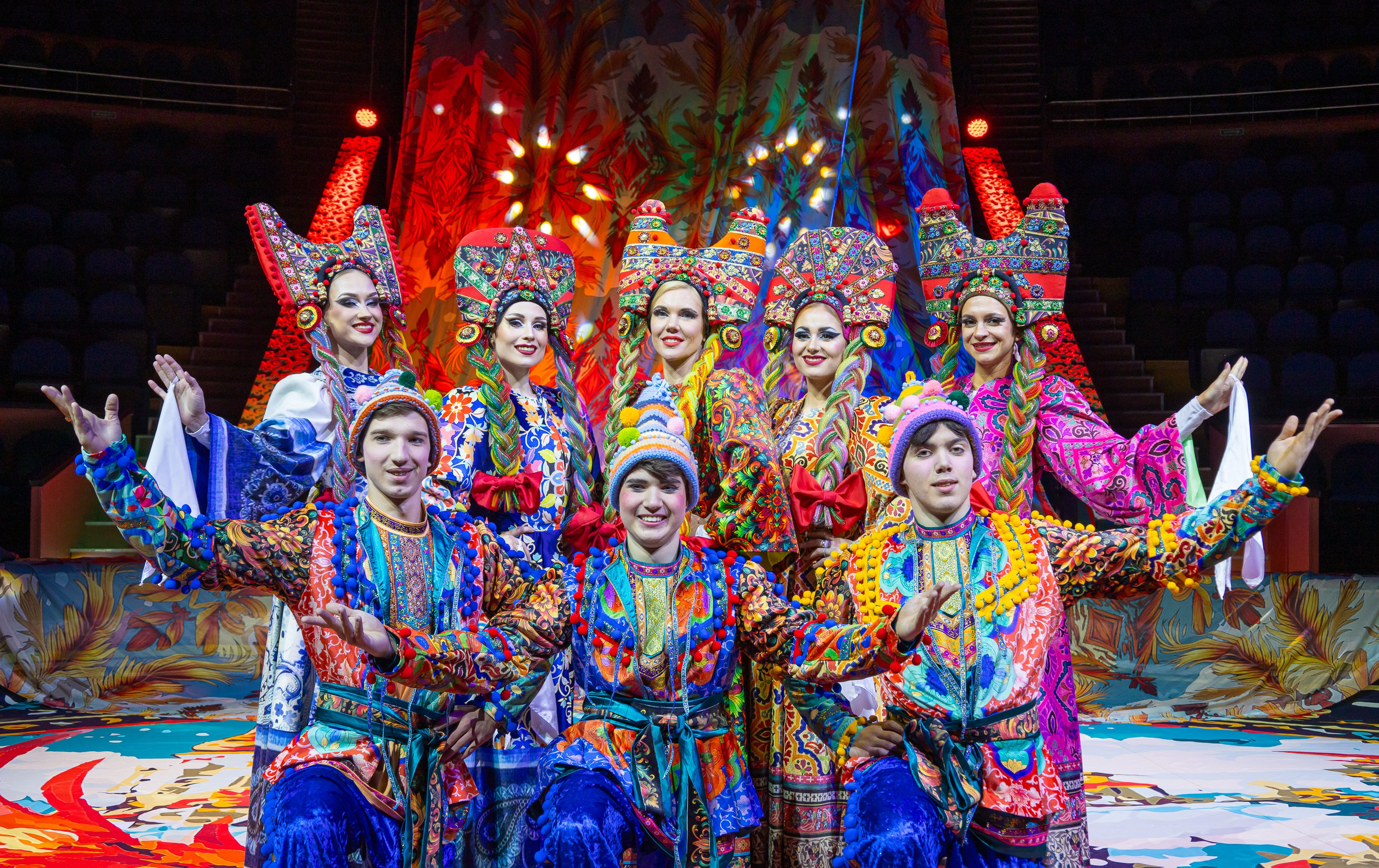 Цирк Жар Птица. Афиша. Семейный и Свадебный фотограф в Сочи